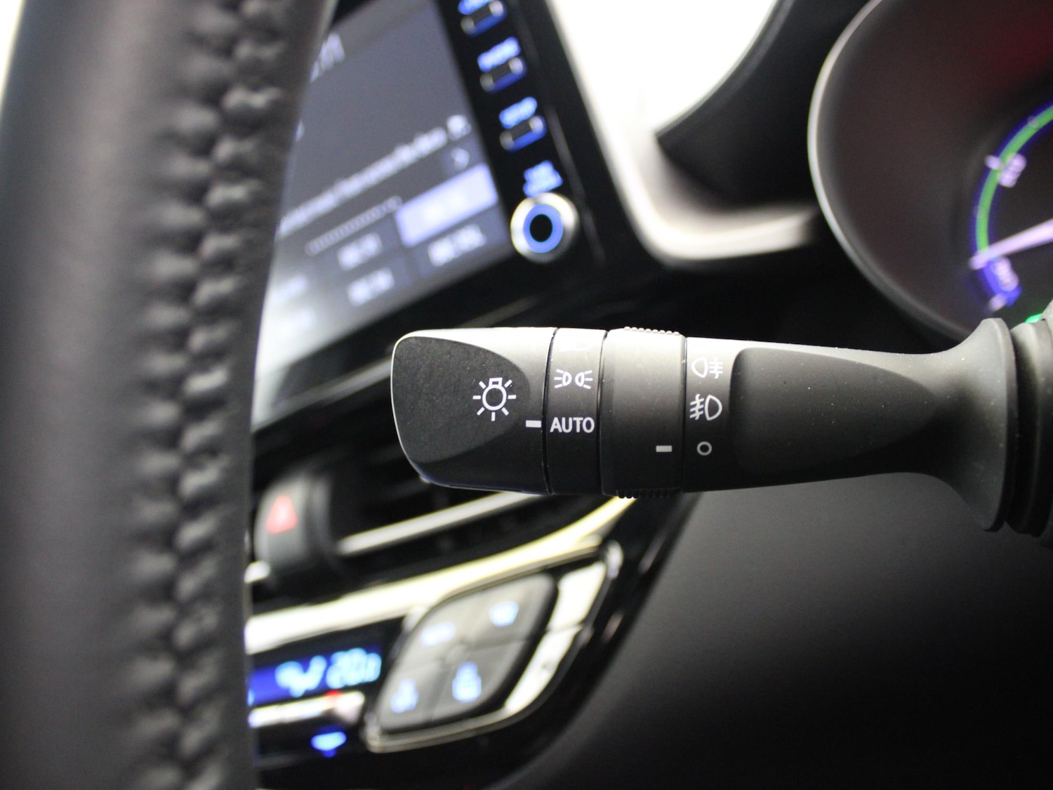 Used Toyota C-HR 2022 for sale - 76515842: Photo 32