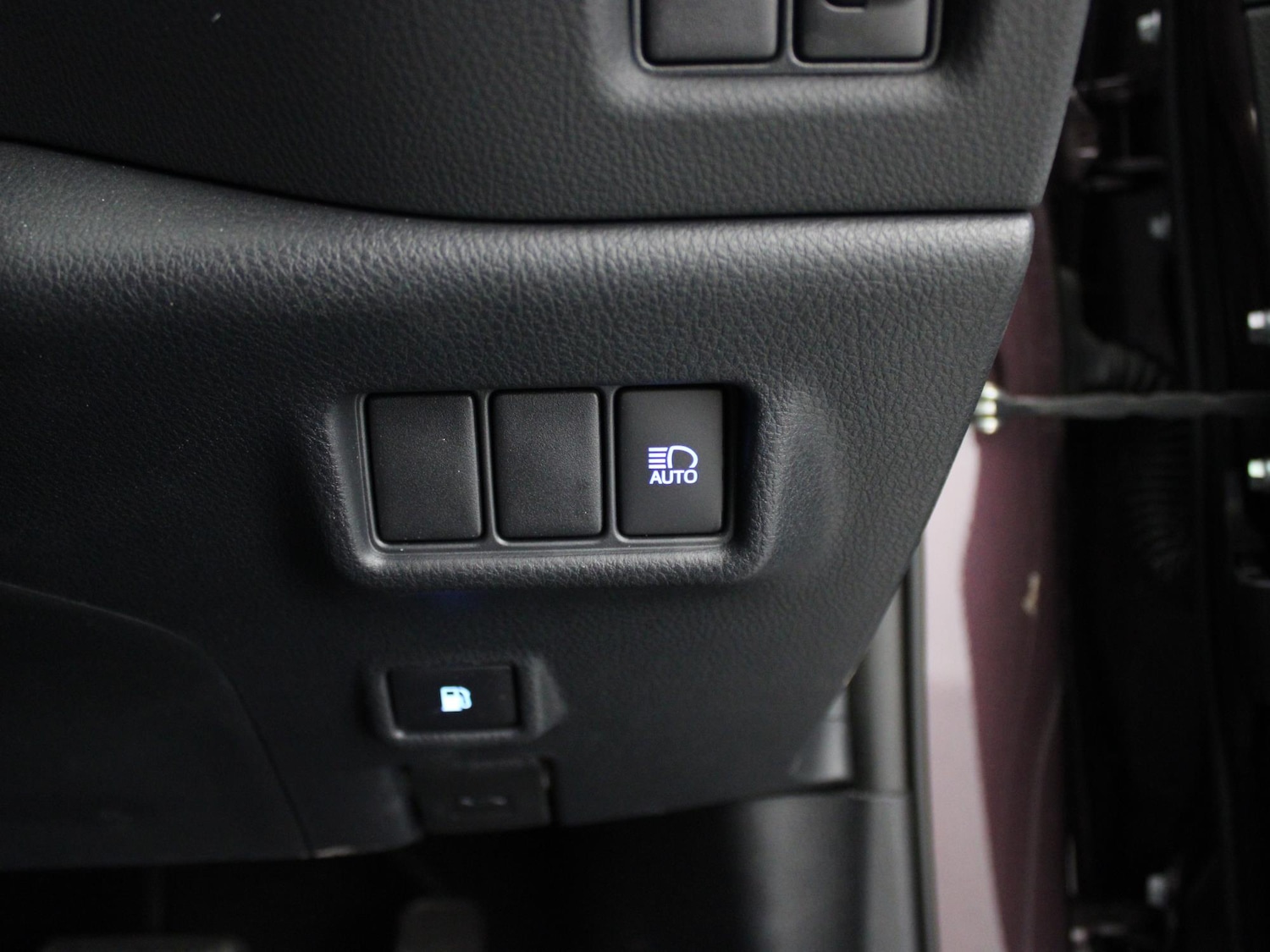 Used Toyota C-HR 2022 for sale - 76515842: Photo 34