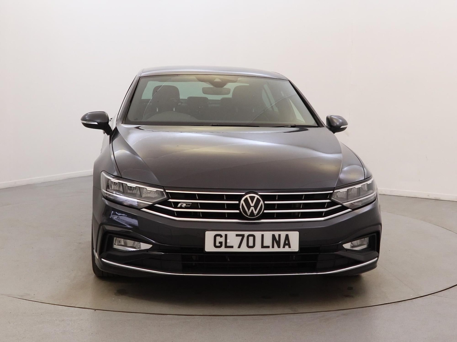 Used Volkswagen Passat 2020 for sale - 76373992: Photo 2