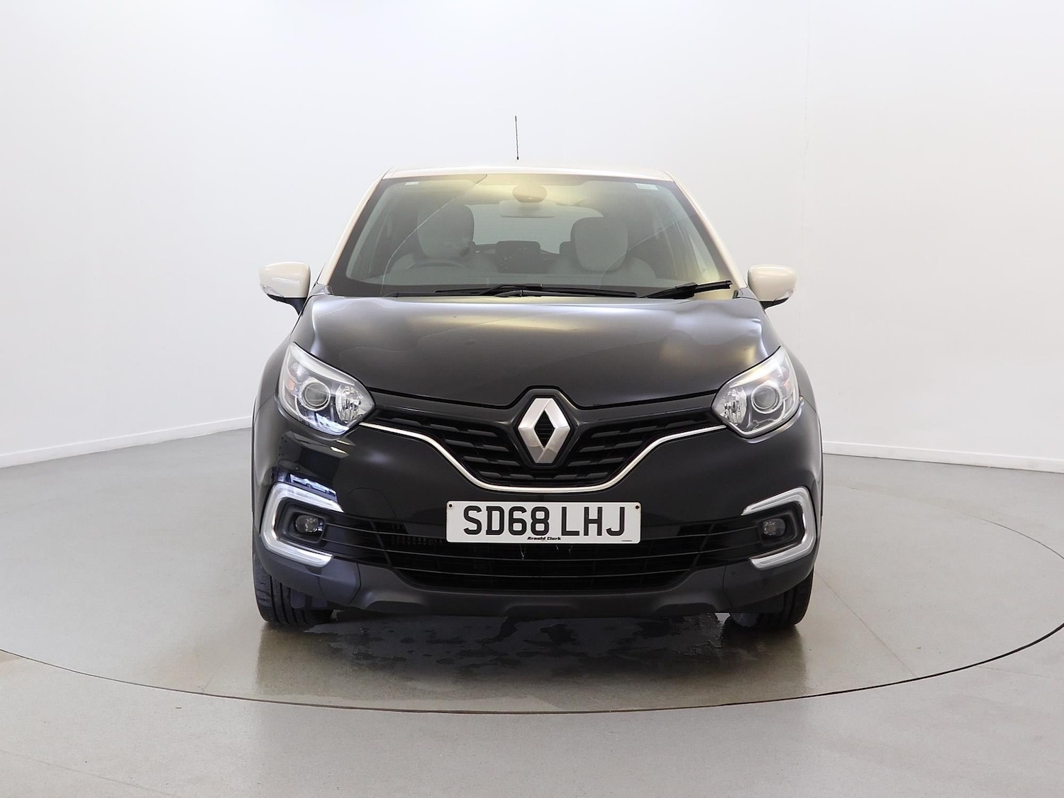 Used Renault Captur 2018 for sale - 77979698: Photo 2
