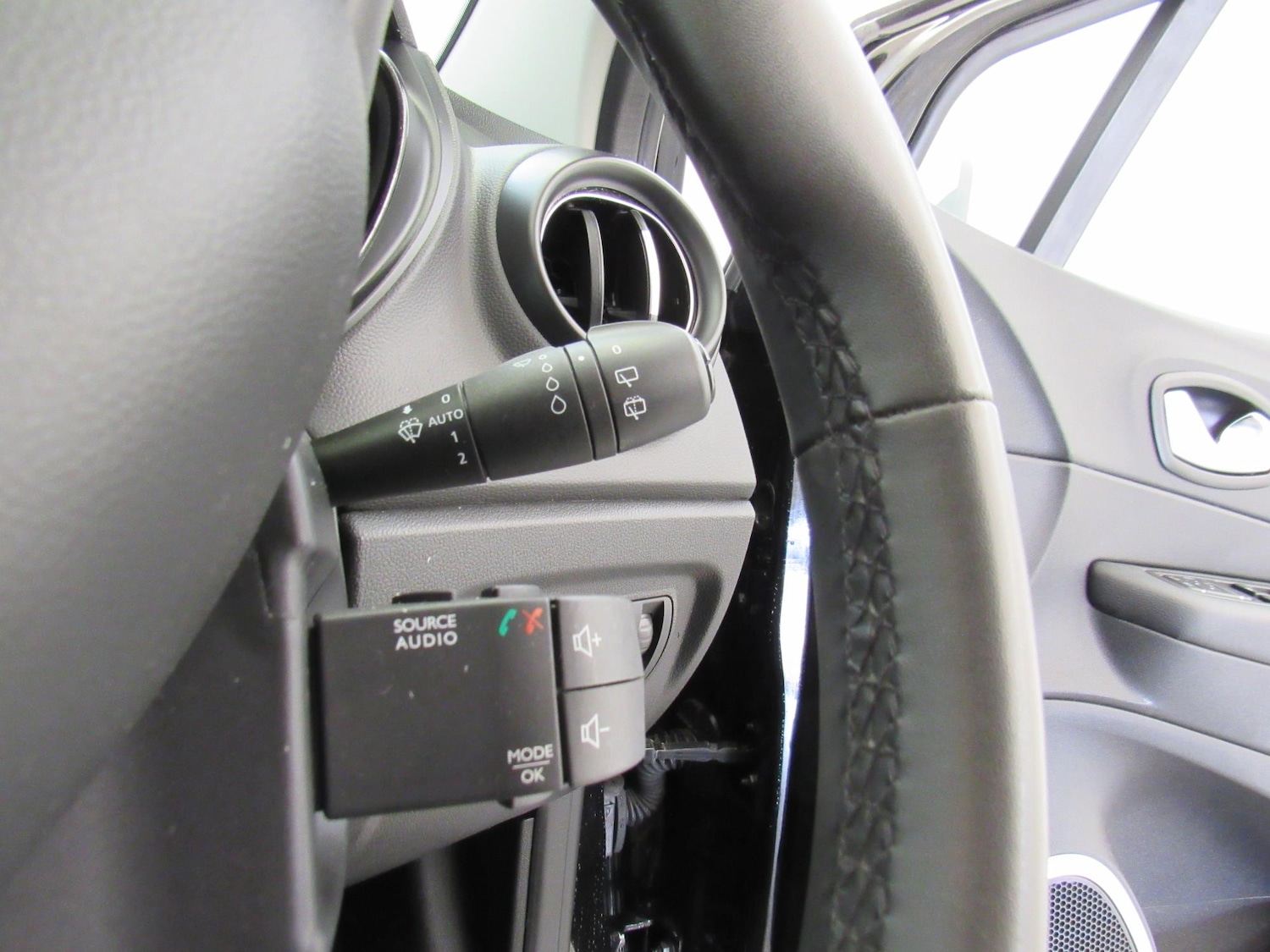 Used Renault Captur 2018 for sale - 77979698: Photo 24