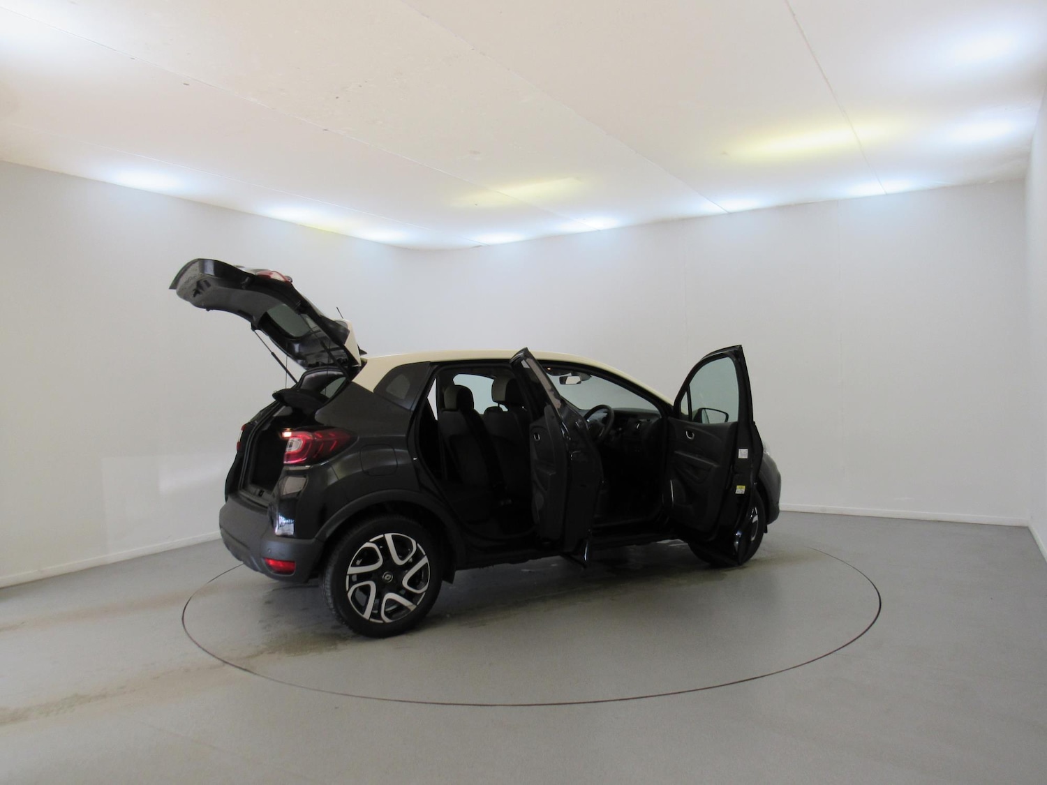 Used Renault Captur 2018 for sale - 77979698: Photo 27