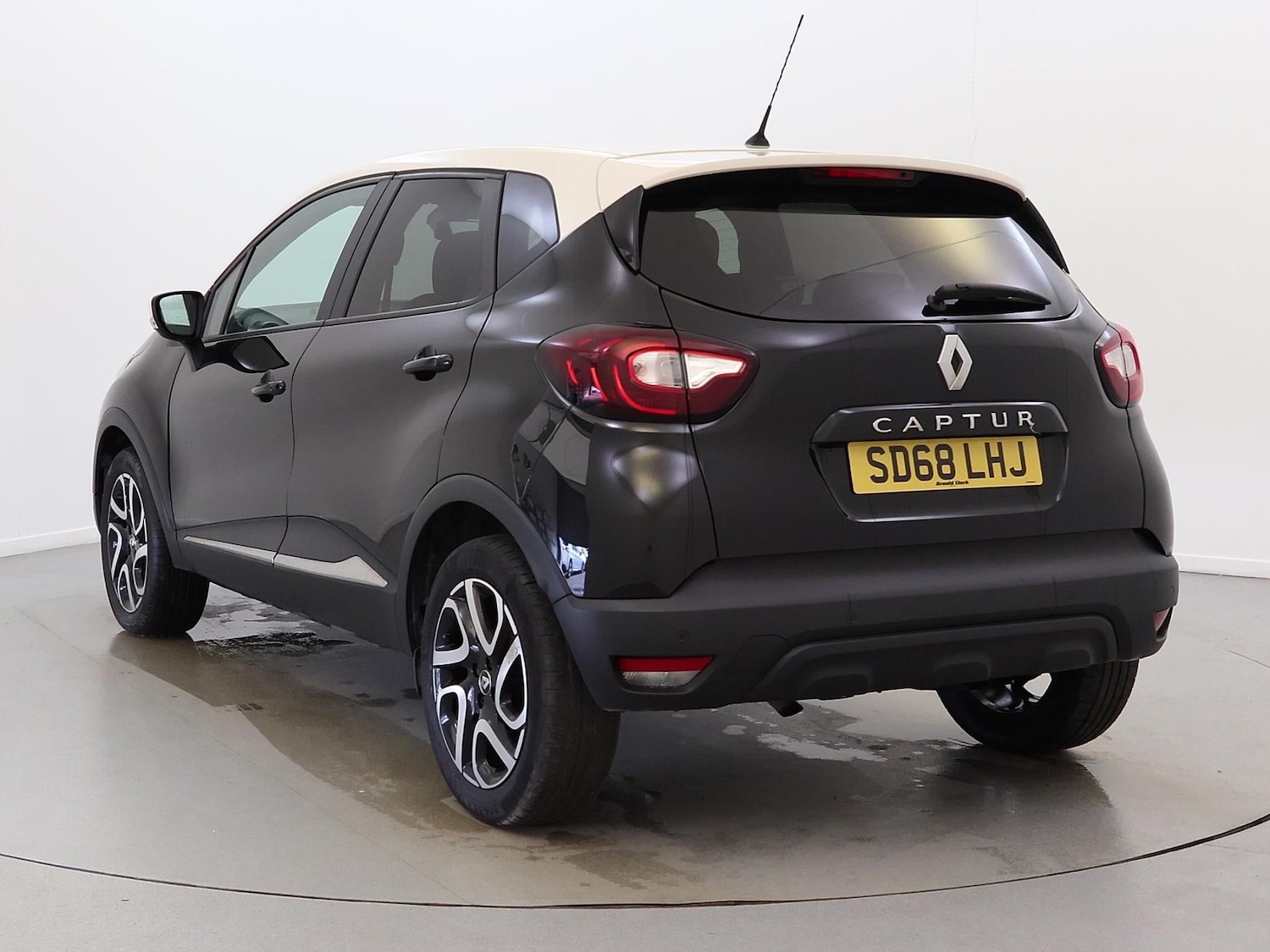 Used Renault Captur 2018 for sale - 77979698: Photo 6