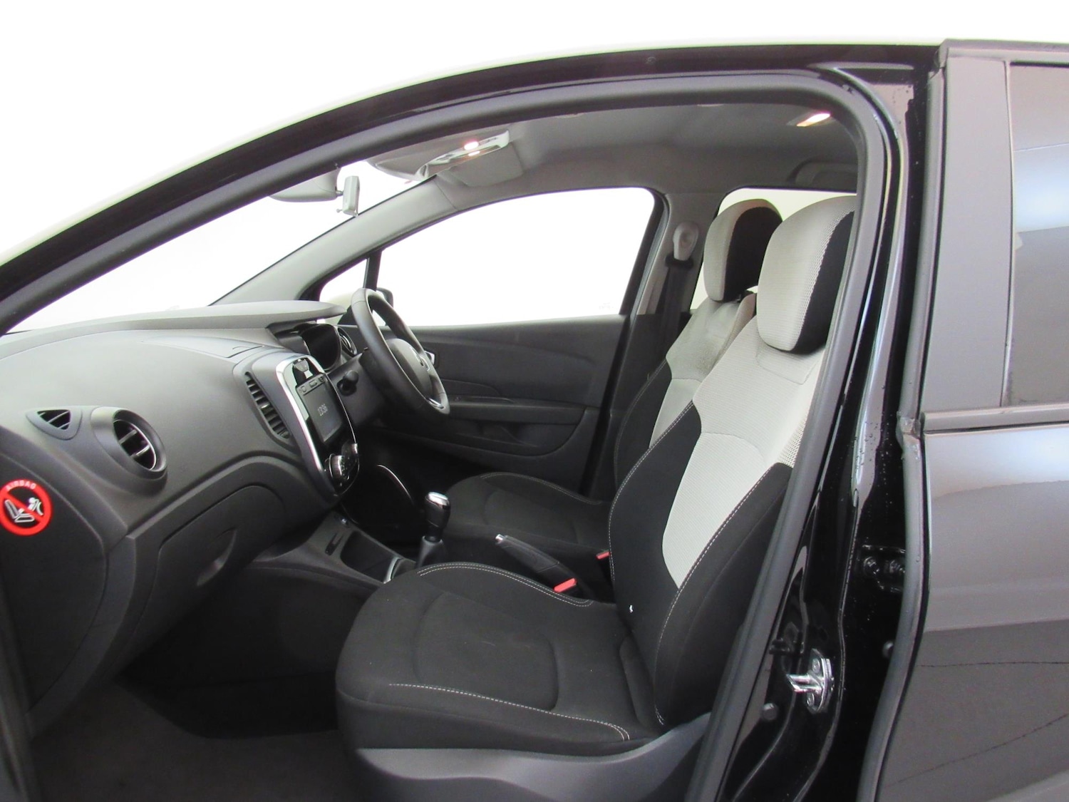 Used Renault Captur 2018 for sale - 77979698: Photo 9