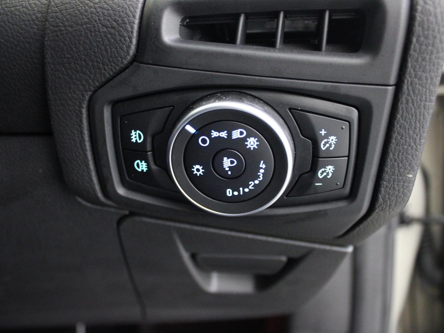 Used Ford Focus 2017 for sale - 76442660: Photo 31