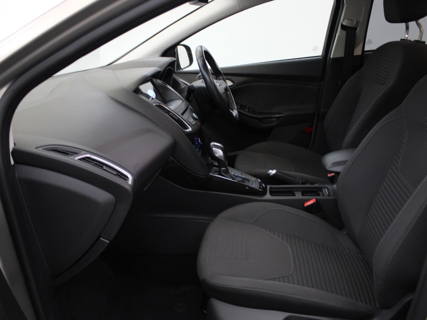 Used Ford Focus 2017 for sale - 76442660: Photo 9