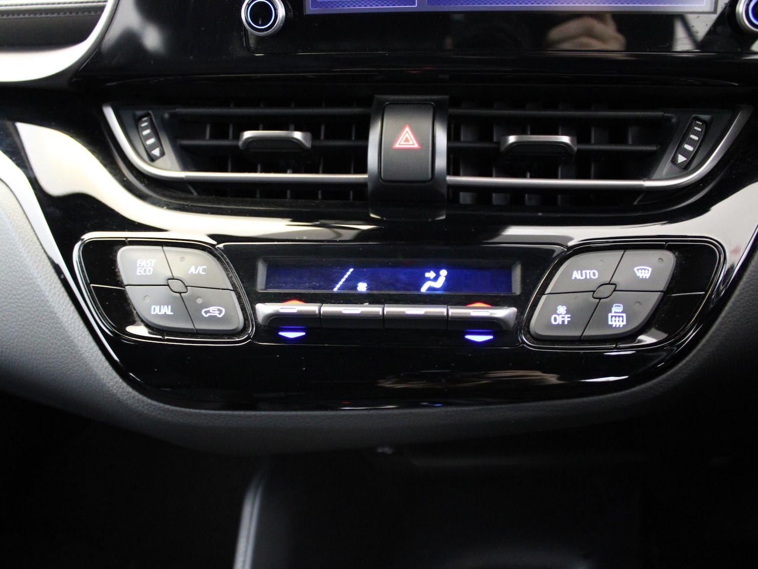 Used Toyota C-HR 2022 for sale - 76243695: Photo 25