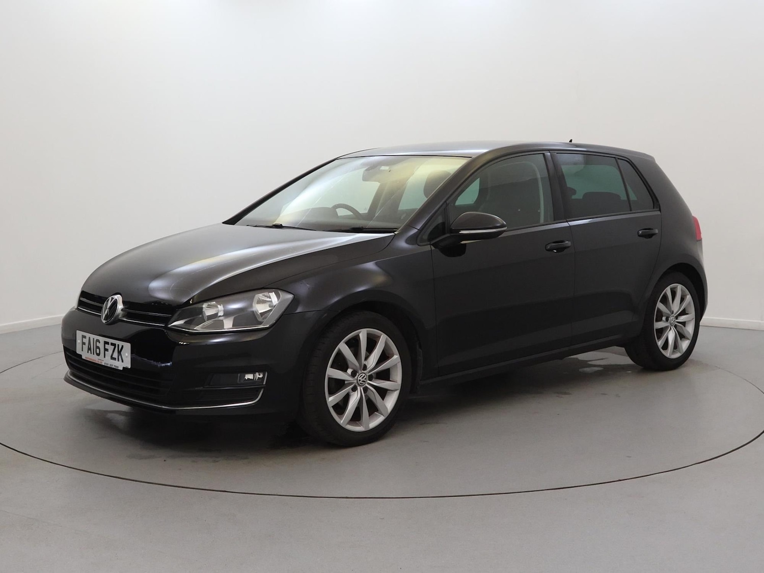 Used Volkswagen Golf 2016 for sale - 76503048: Photo 3
