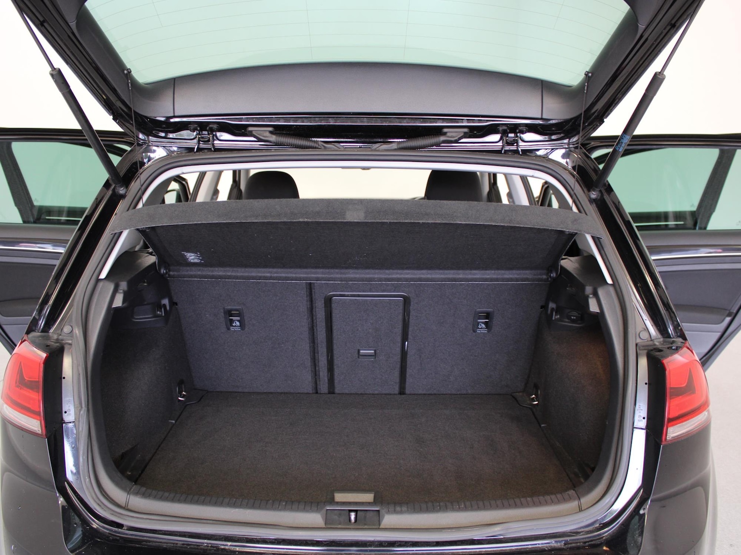 Used Volkswagen Golf 2016 for sale - 76503048: Photo 37