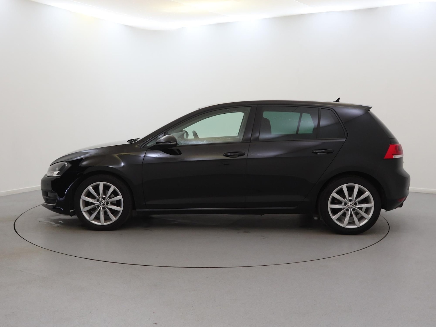 Used Volkswagen Golf 2016 for sale - 76503048: Photo 4