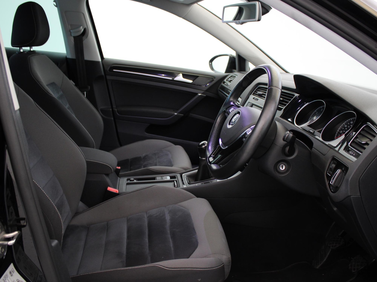 Used Volkswagen Golf 2016 for sale - 76503048: Photo 9