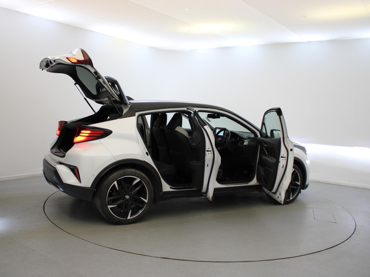 Used Toyota C-HR 2021 for sale - 77164614: Photo 40