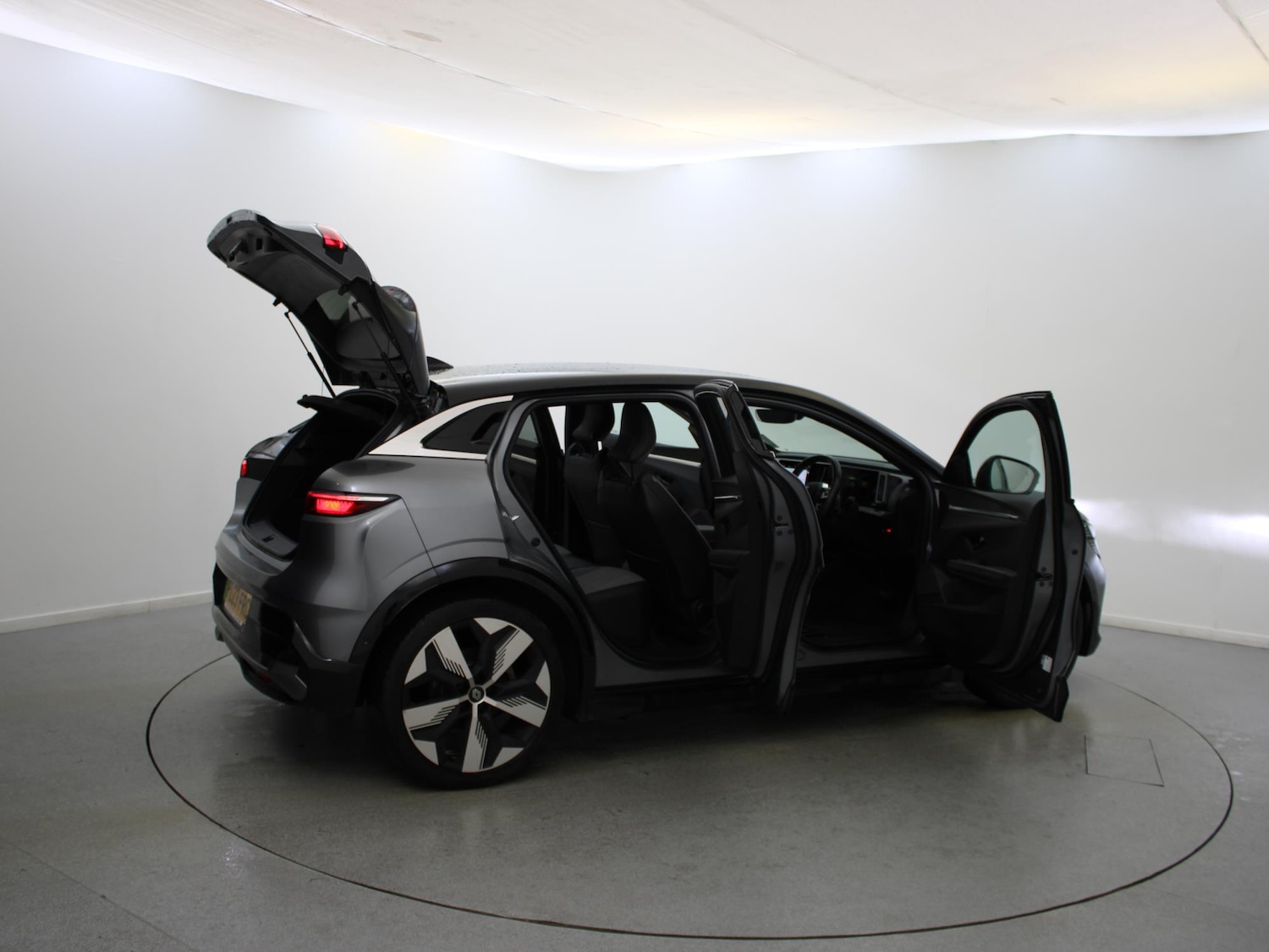 Used Renault Megane E Tech 2023 for sale - 76353285: Photo 40