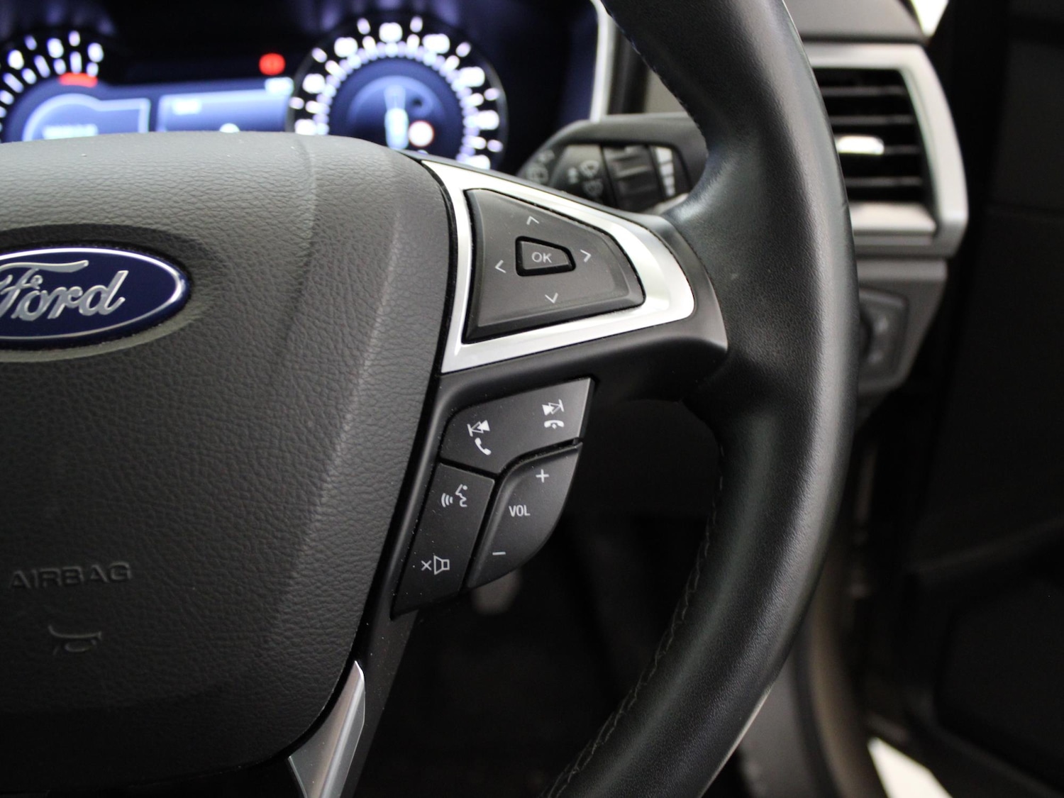 Used Ford Mondeo 2019 for sale - 76157925: Photo 28
