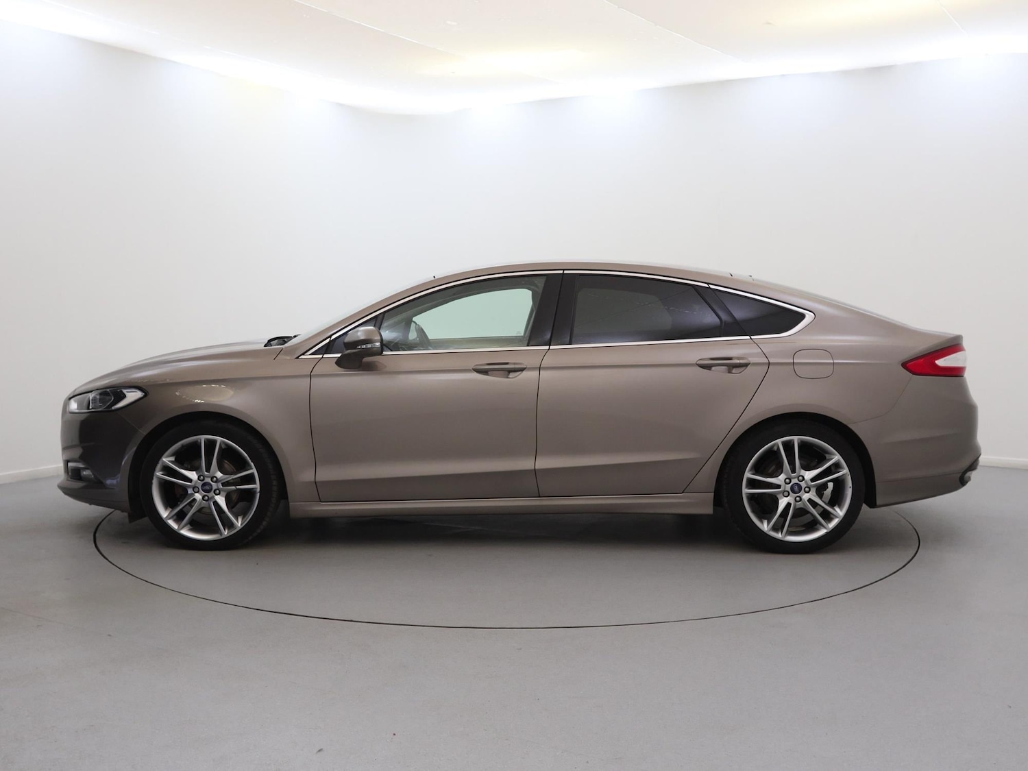 Used Ford Mondeo 2019 for sale - 76157925: Photo 4