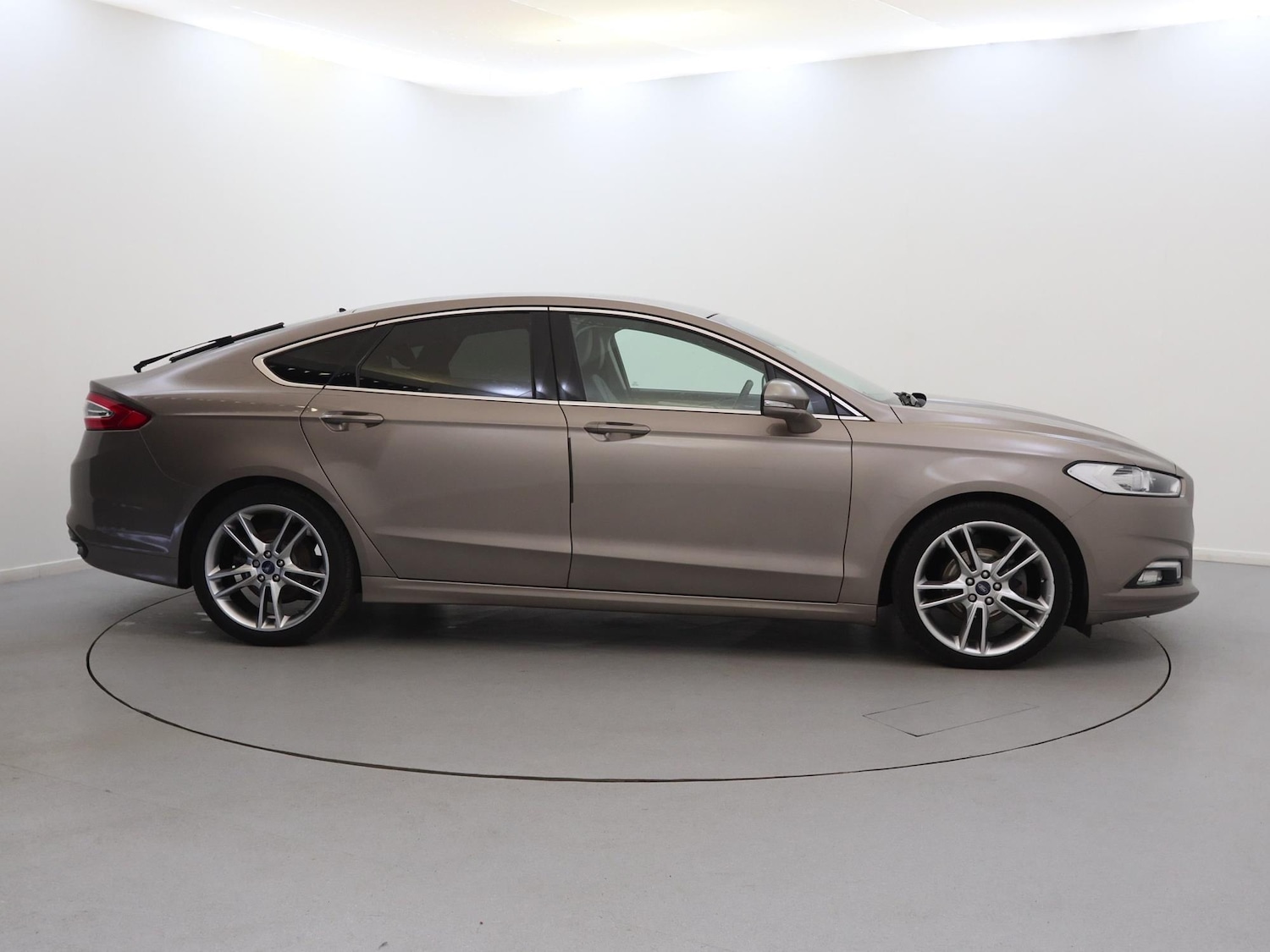 Used Ford Mondeo 2019 for sale - 76157925: Photo 8