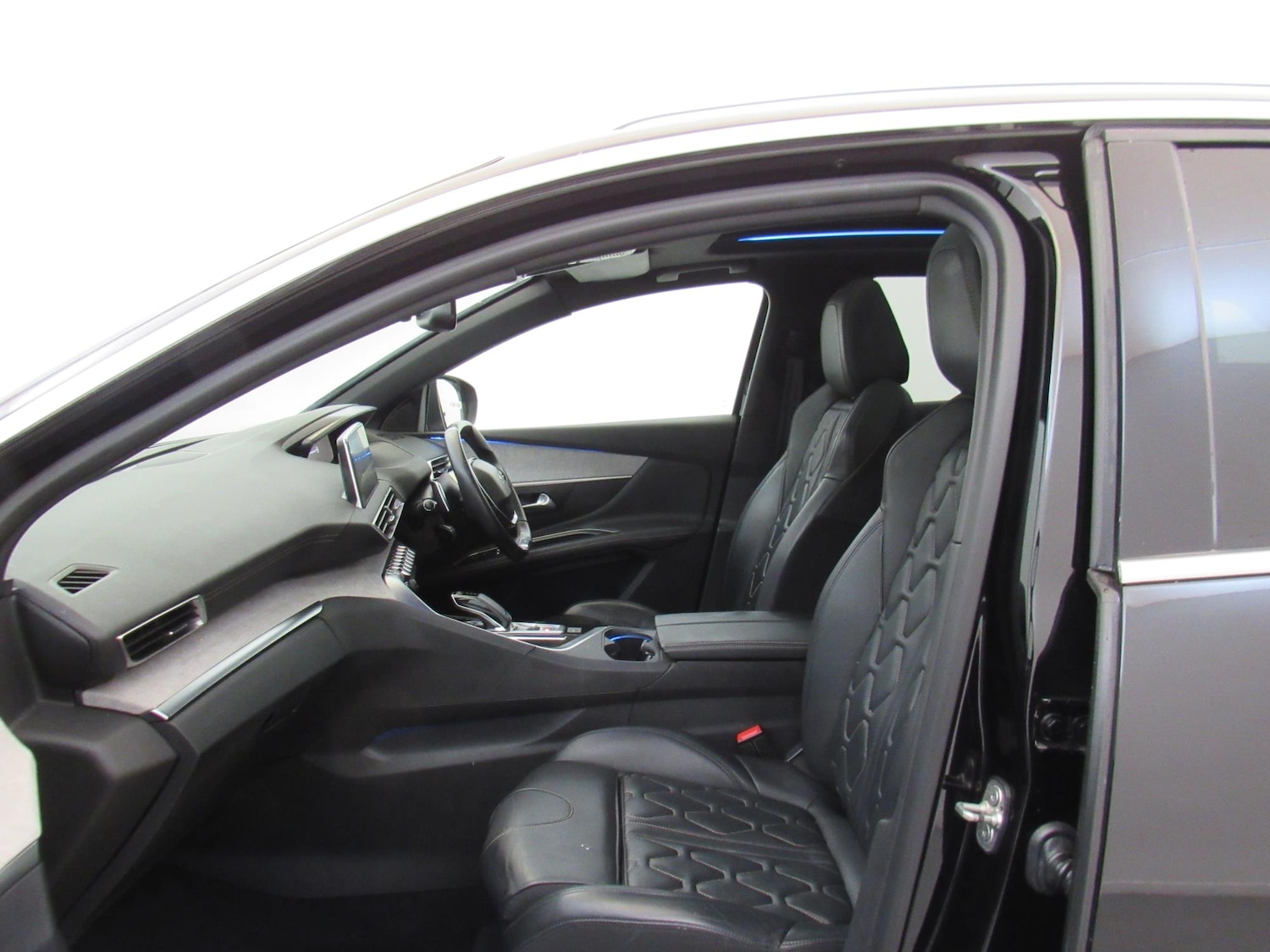 Used Peugeot 3008 2018 for sale - 77240074: Photo 10