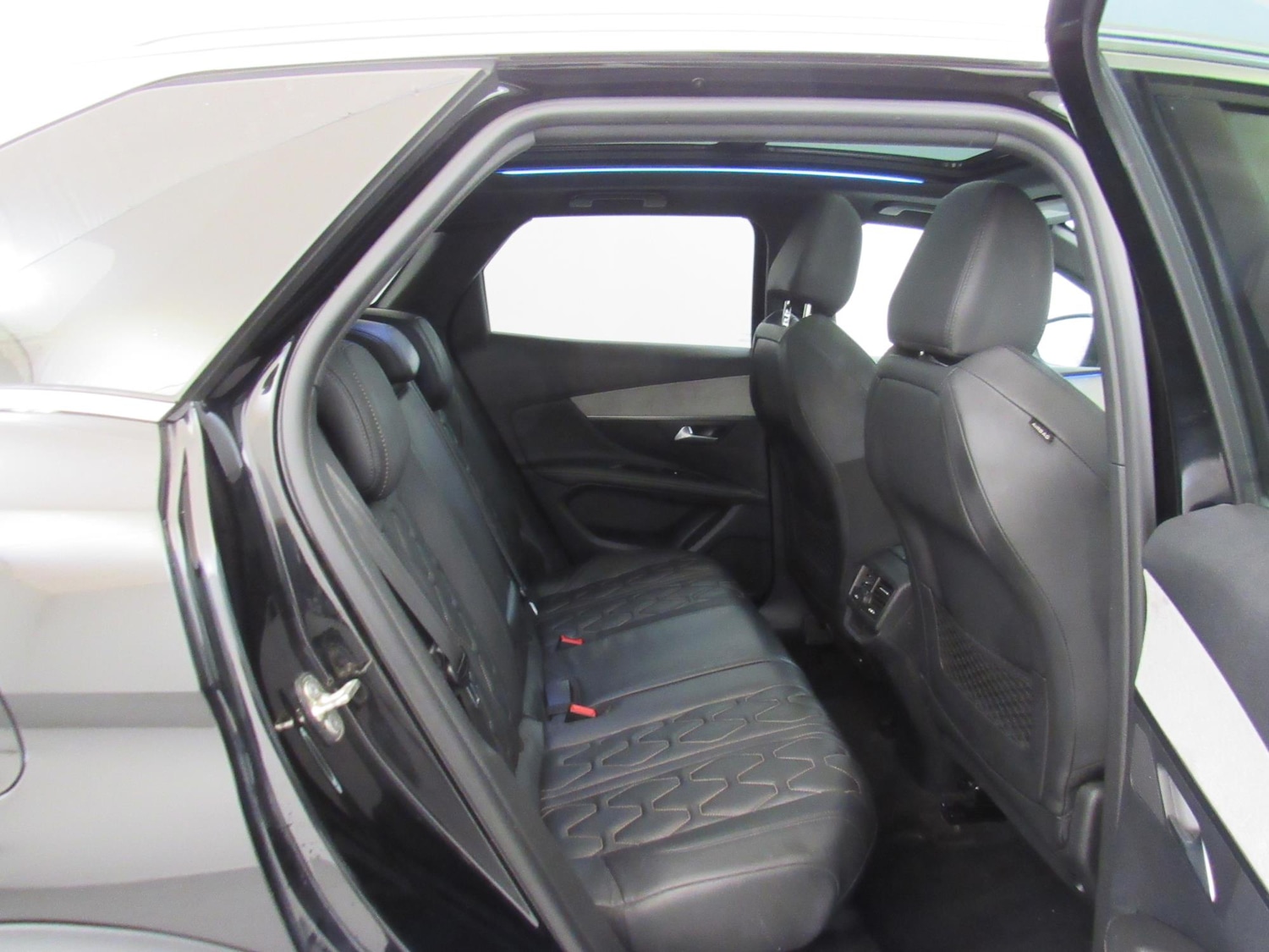 Used Peugeot 3008 2018 for sale - 77240074: Photo 12