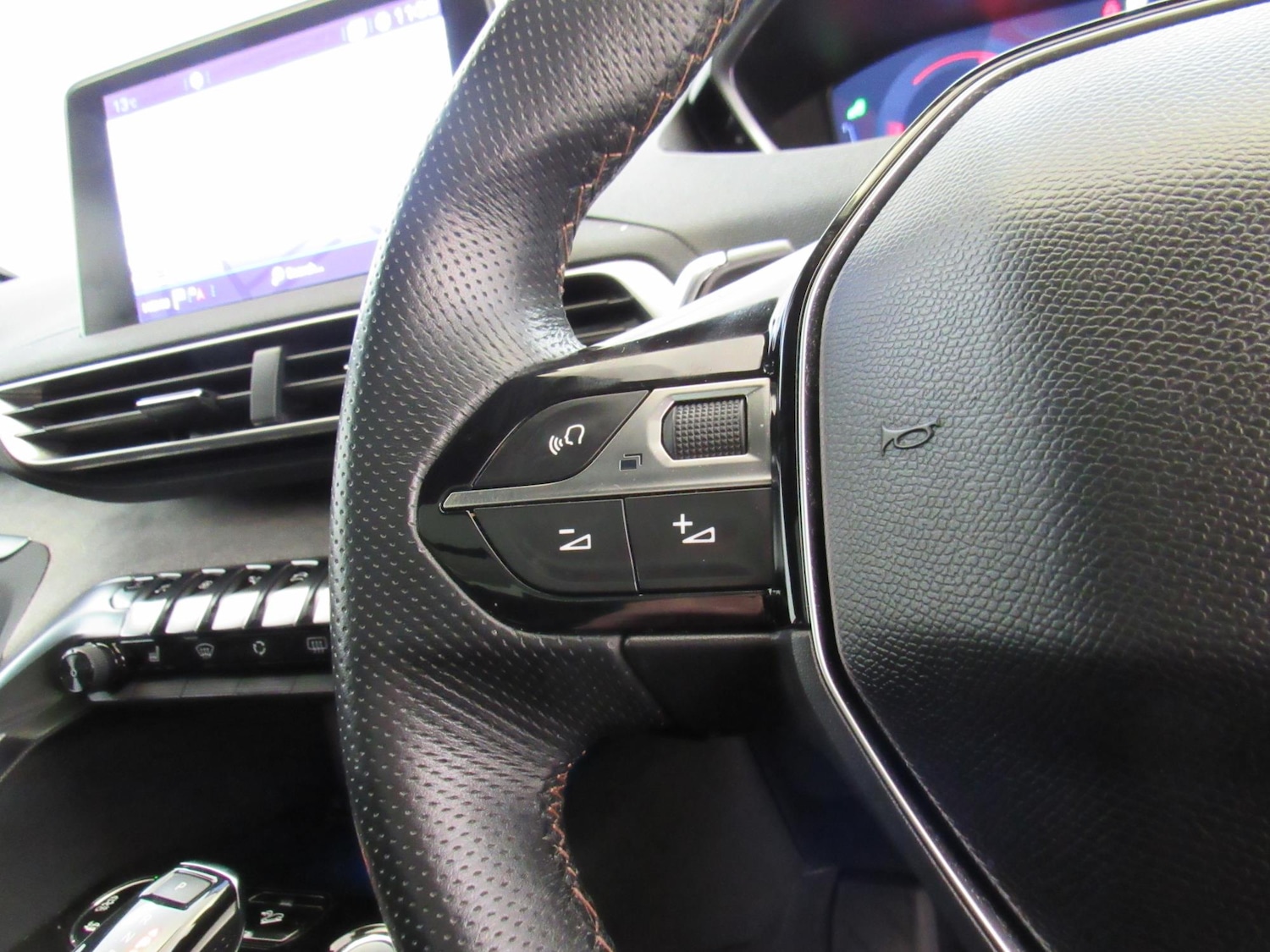 Used Peugeot 3008 2018 for sale - 77240074: Photo 22