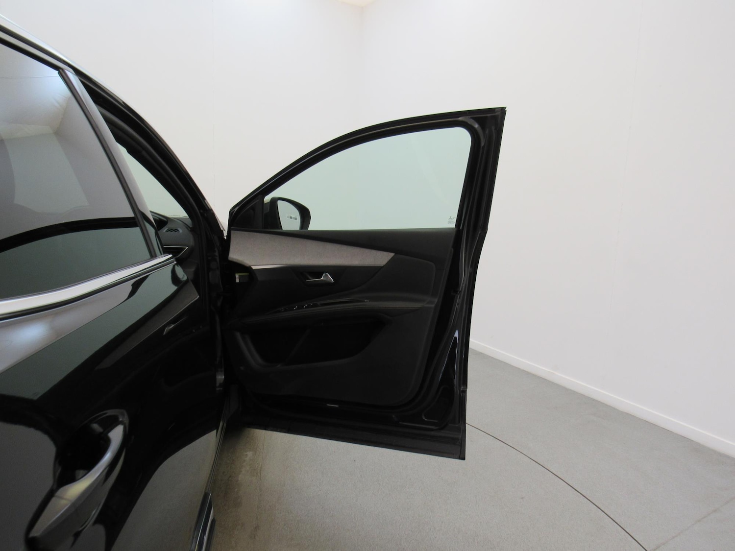 Used Peugeot 3008 2018 for sale - 77240074: Photo 27