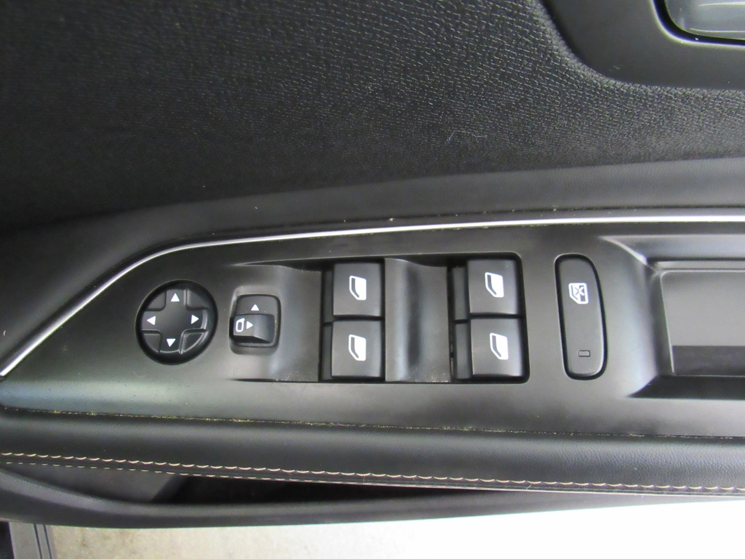 Used Peugeot 3008 2018 for sale - 77240074: Photo 28