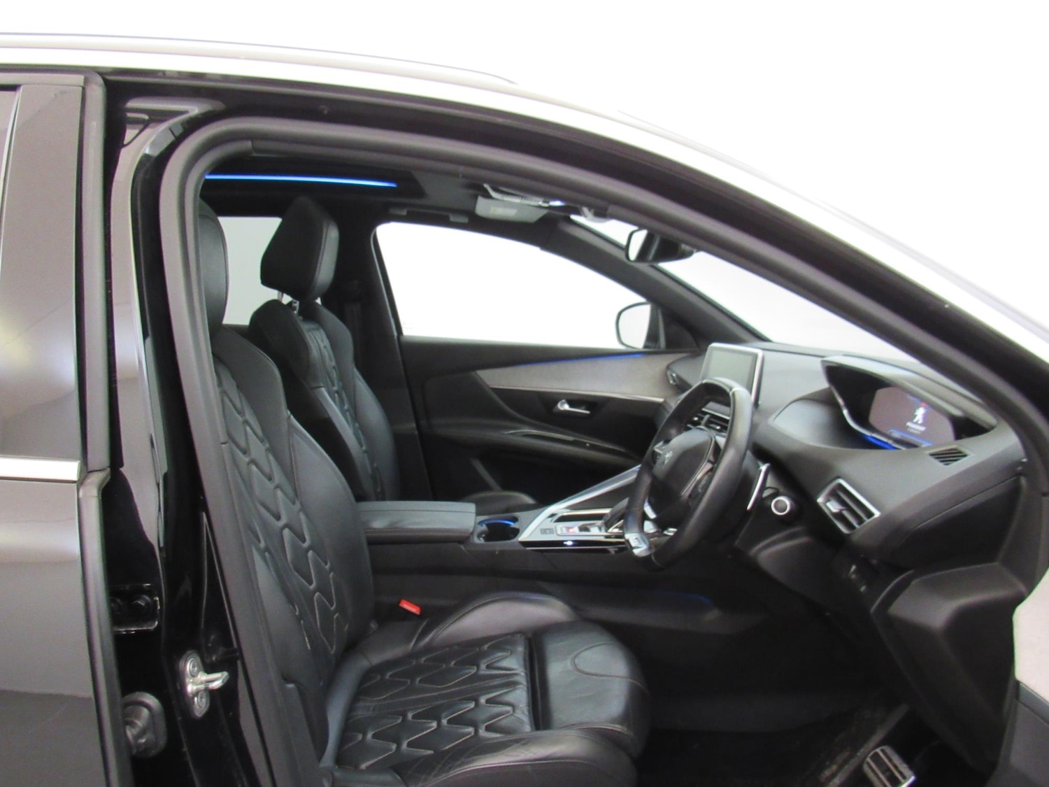 Used Peugeot 3008 2018 for sale - 77240074: Photo 9