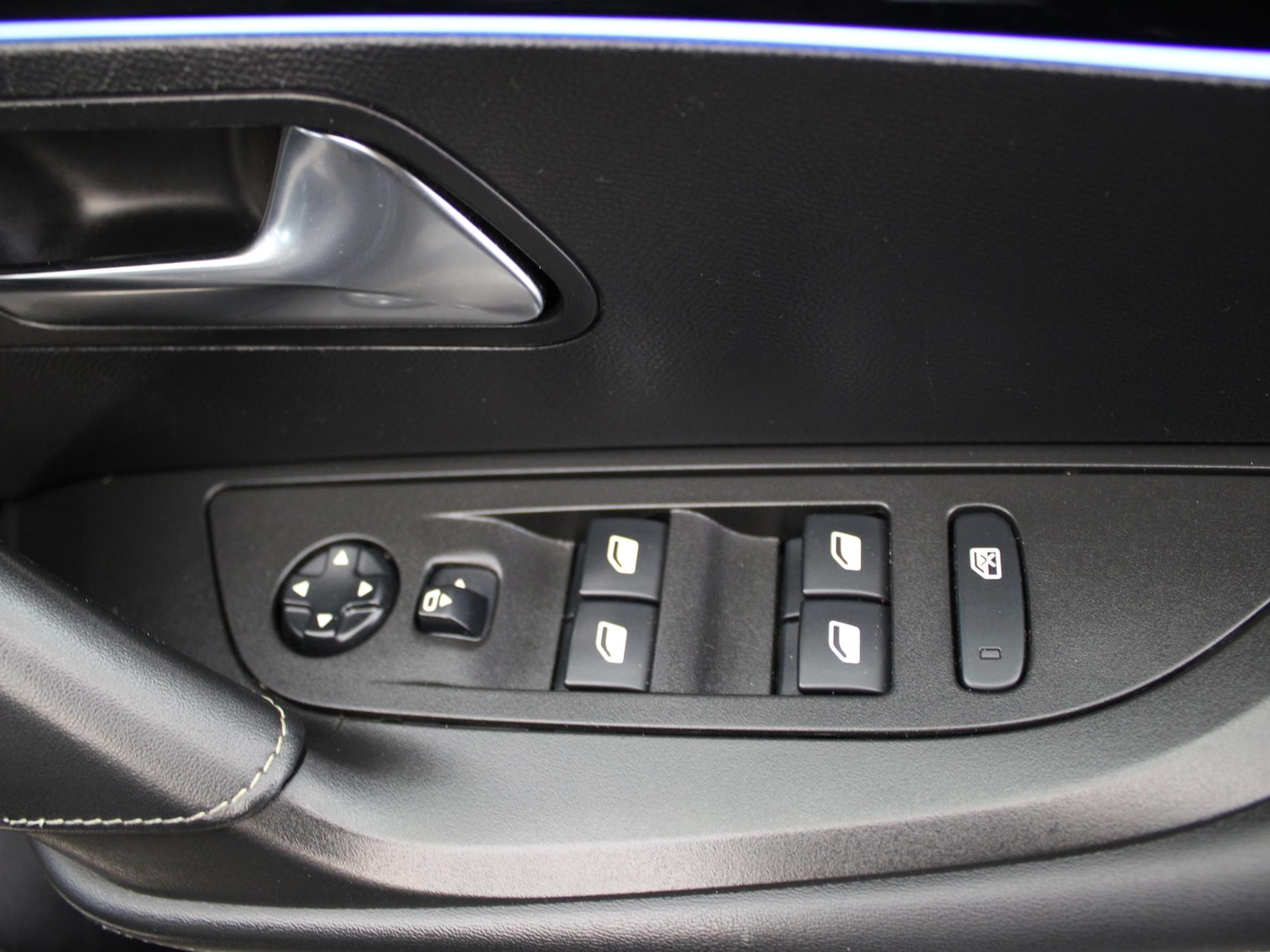 Used Peugeot 2008 2021 for sale - 78139907: Photo 32