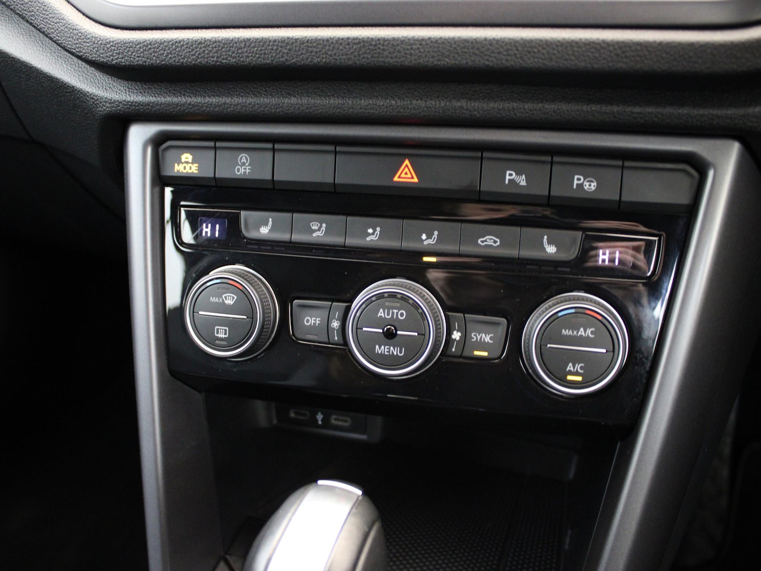 Used Volkswagen T-Roc 2020 for sale - 76016357: Photo 28