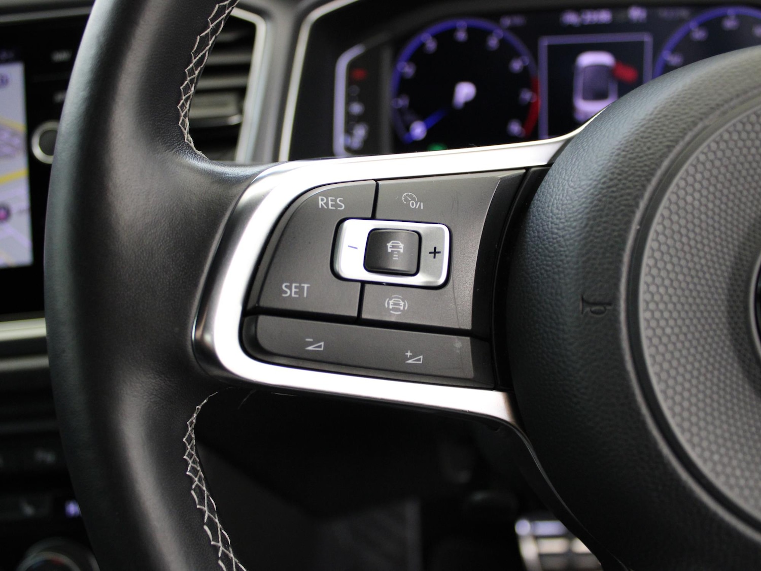 Used Volkswagen T-Roc 2020 for sale - 76016357: Photo 32