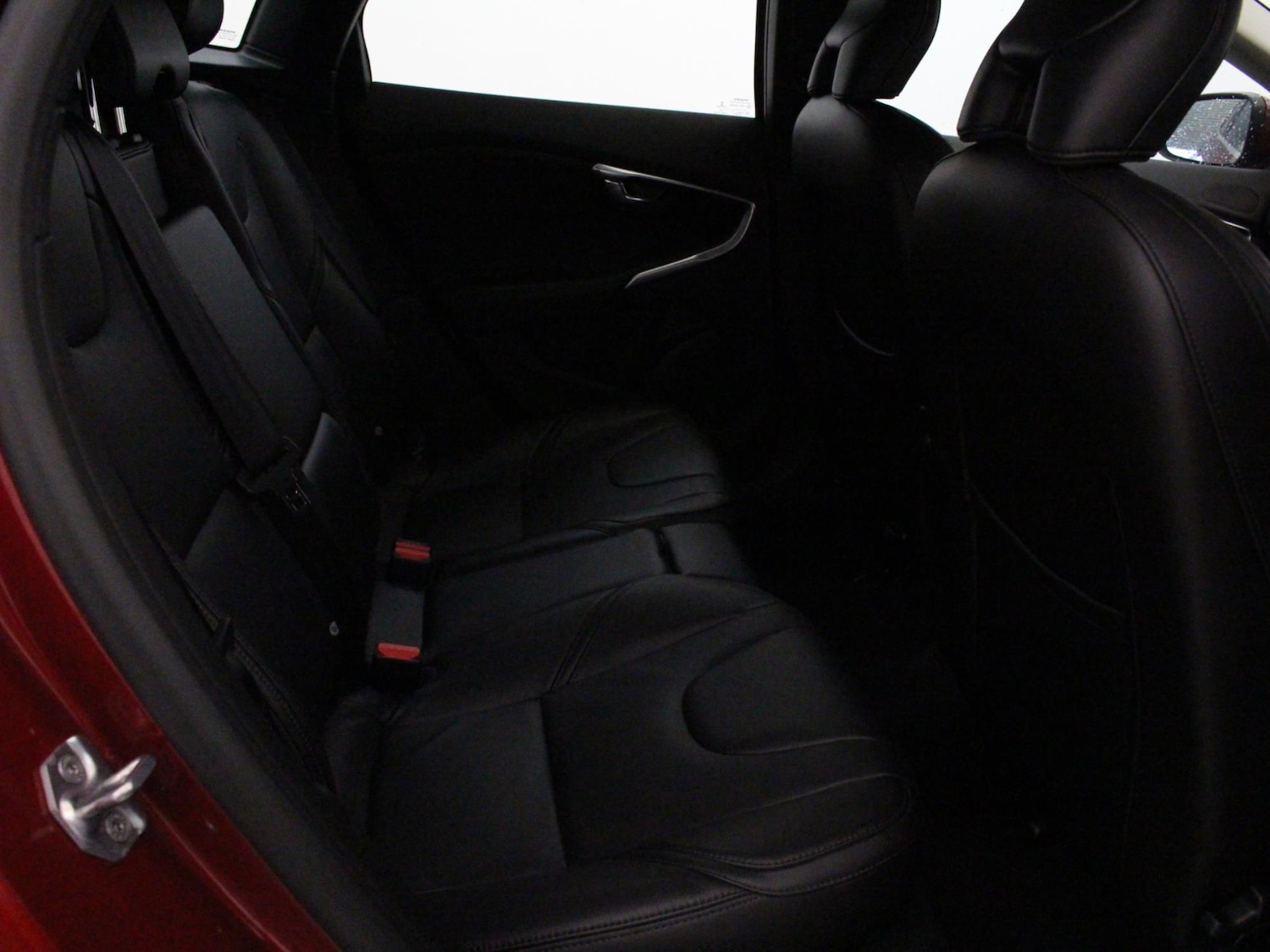 Used Volvo V40 2018 for sale - 76755390: Photo 12