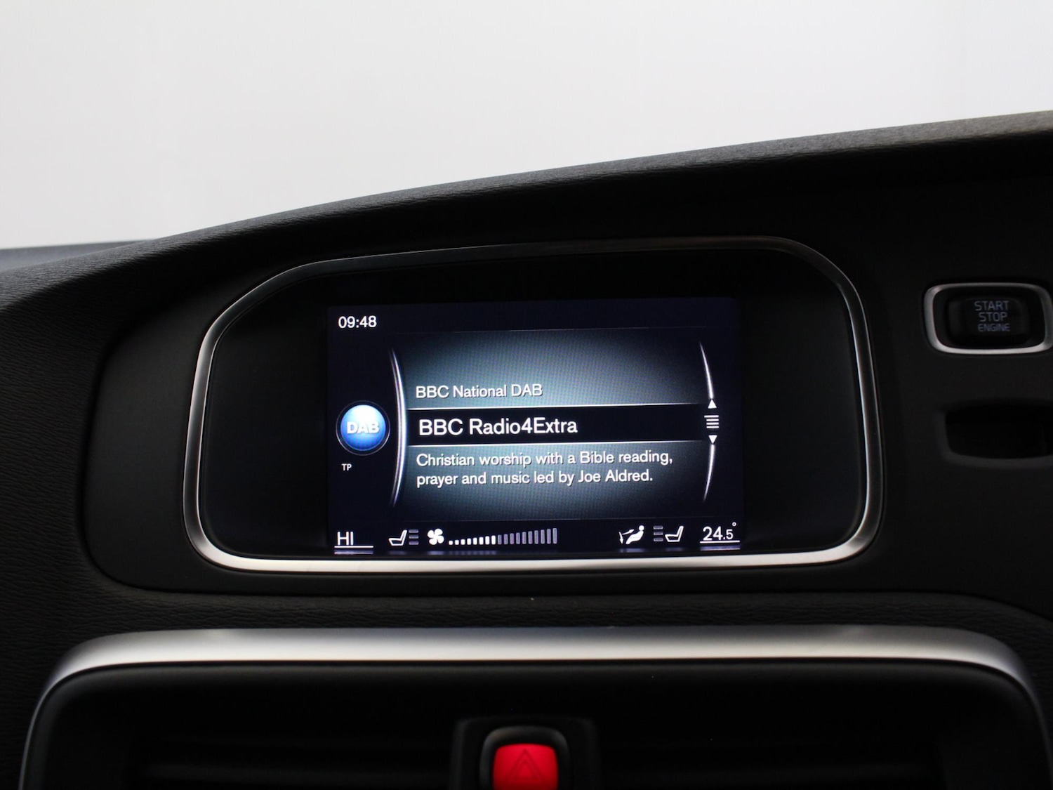 Used Volvo V40 2018 for sale - 76755390: Photo 21