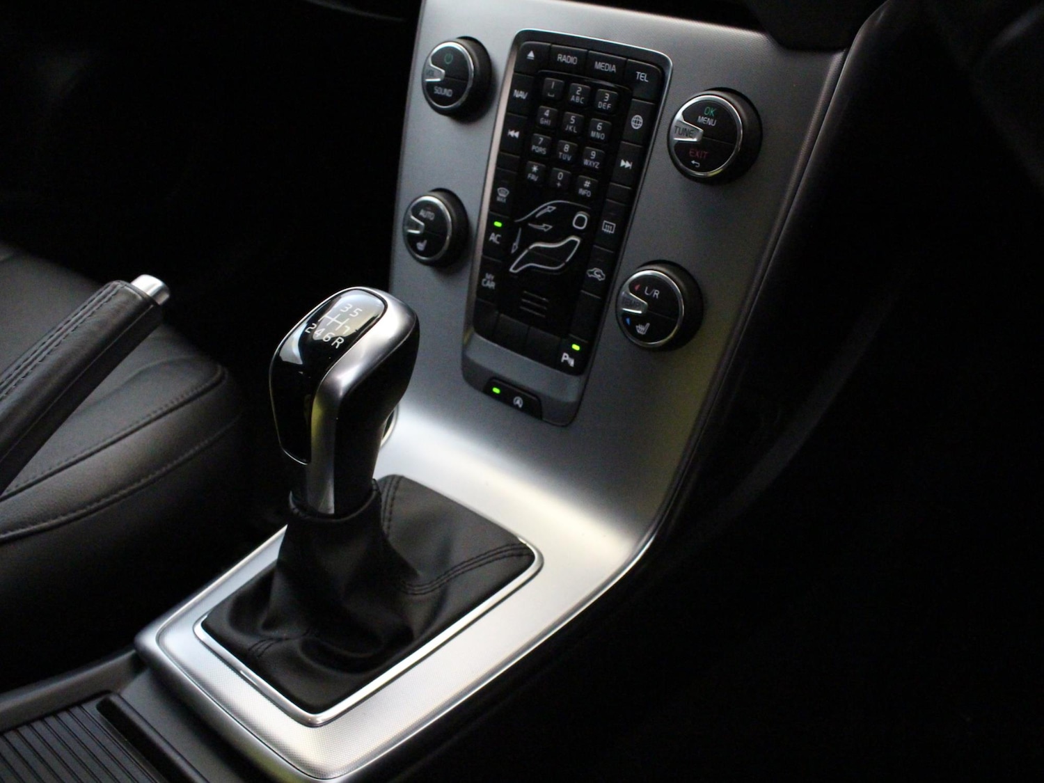 Used Volvo V40 2018 for sale - 76755390: Photo 28