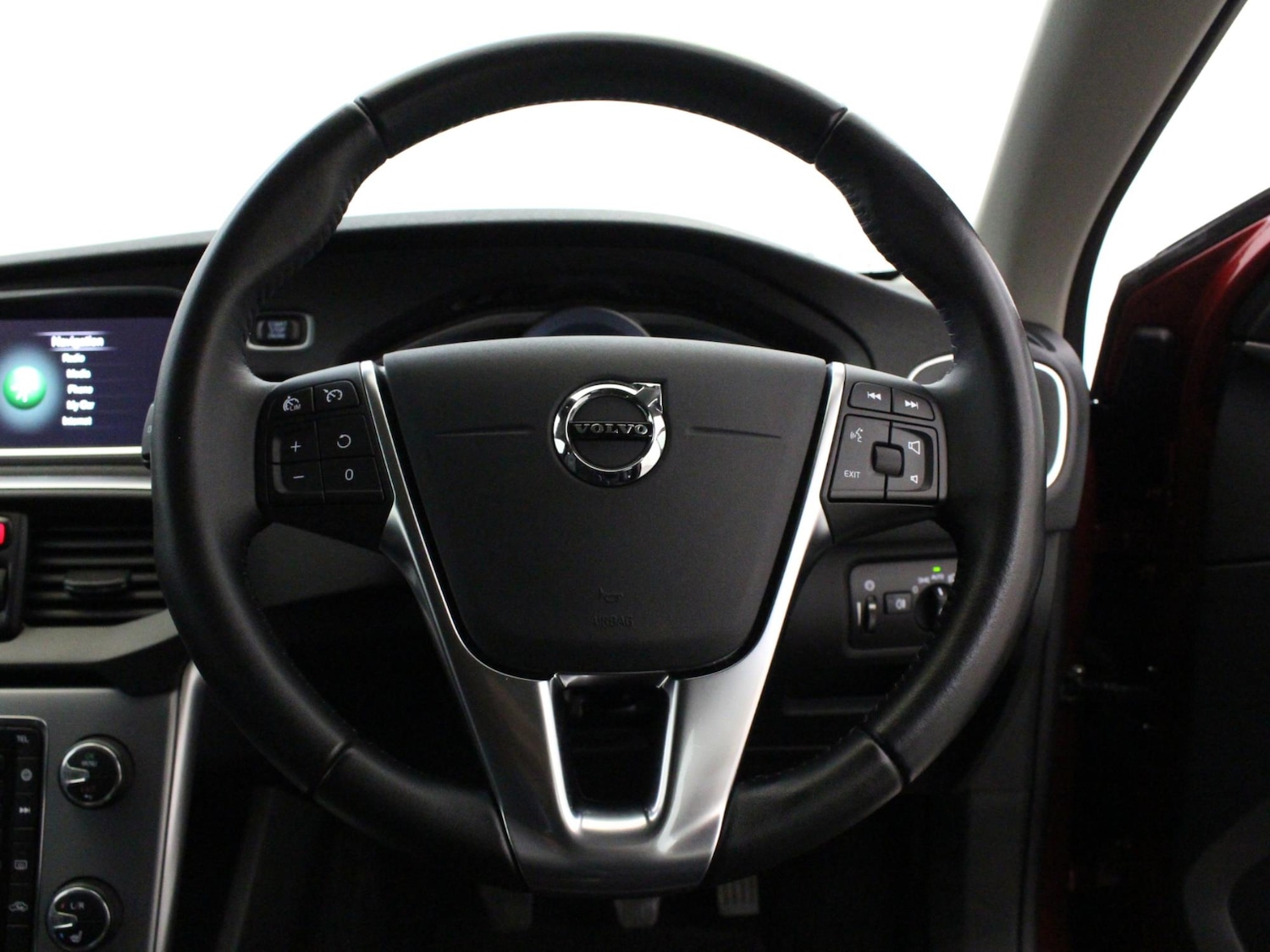 Used Volvo V40 2018 for sale - 76755390: Photo 29