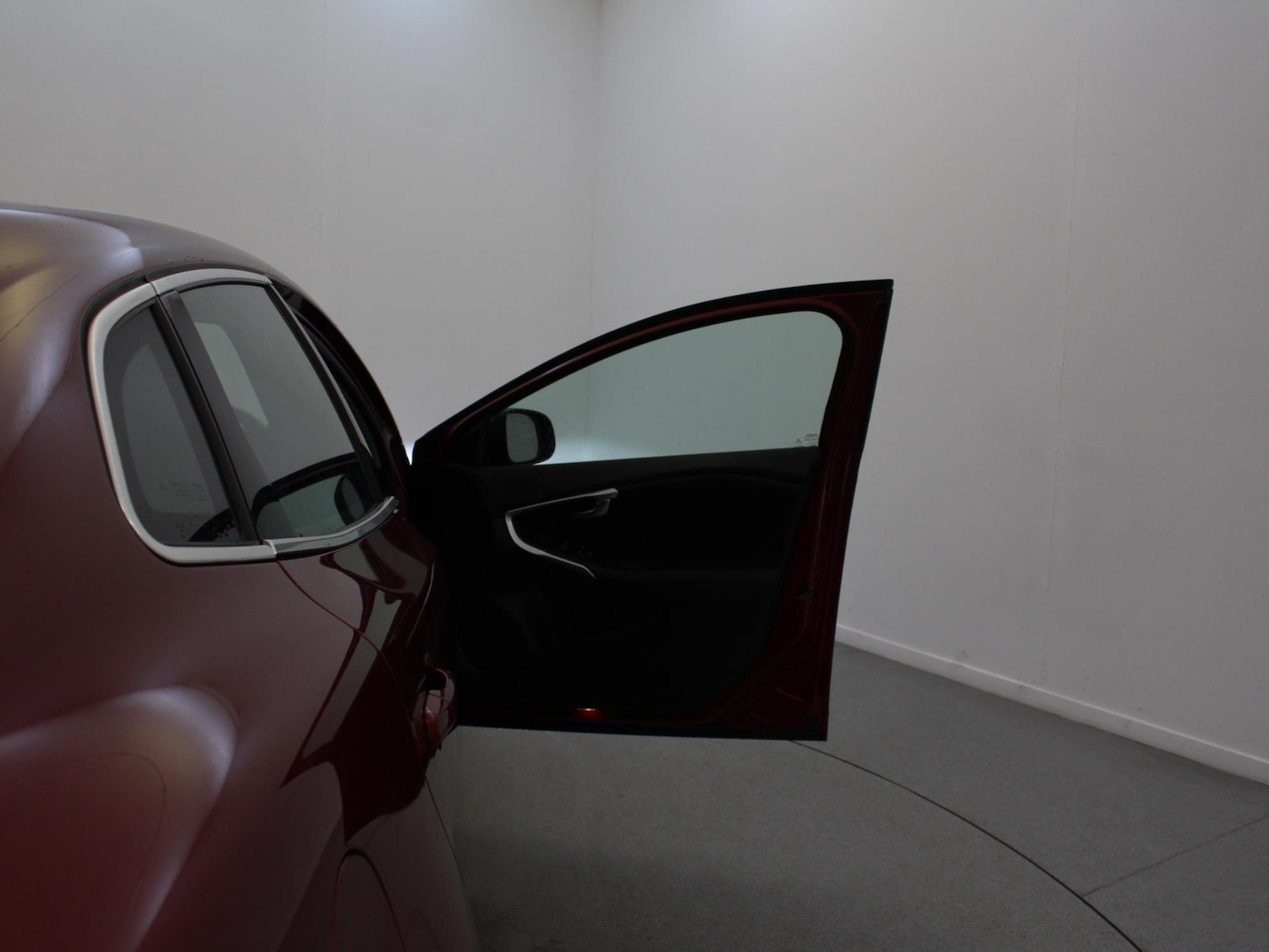 Used Volvo V40 2018 for sale - 76755390: Photo 35