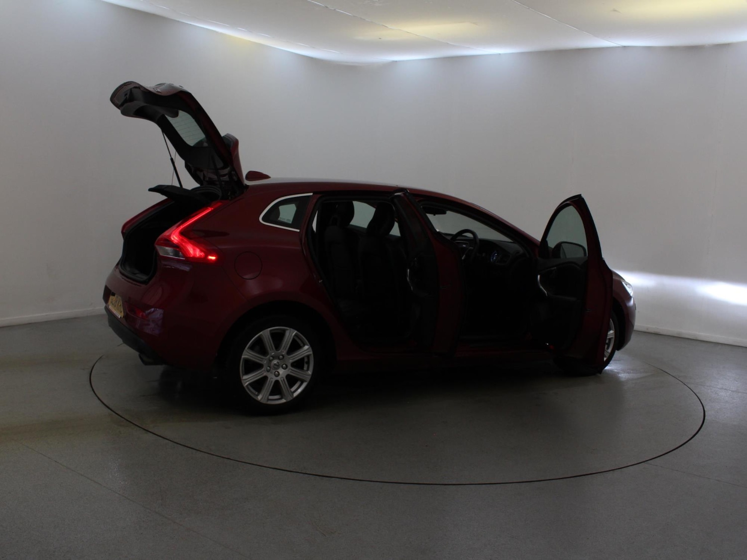 Used Volvo V40 2018 for sale - 76755390: Photo 38