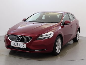 Used Volvo V40 2018 for sale - 76755390: Photo