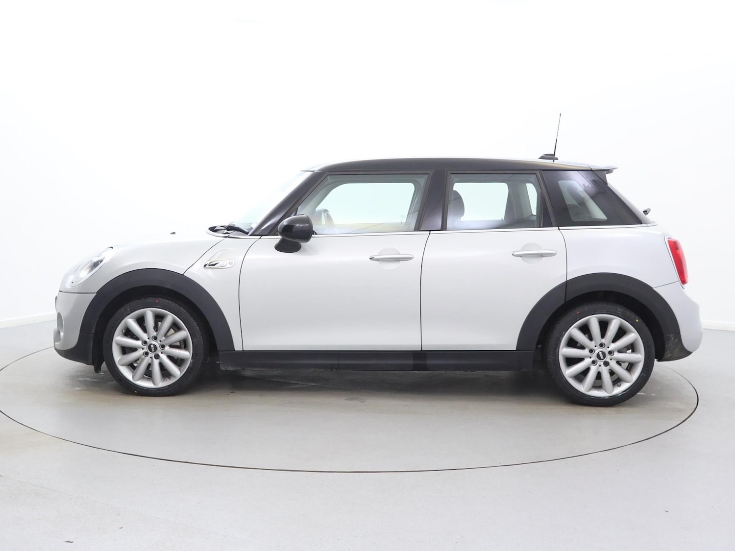 Used MINI Hatch 2016 for sale - 76587967: Photo 4