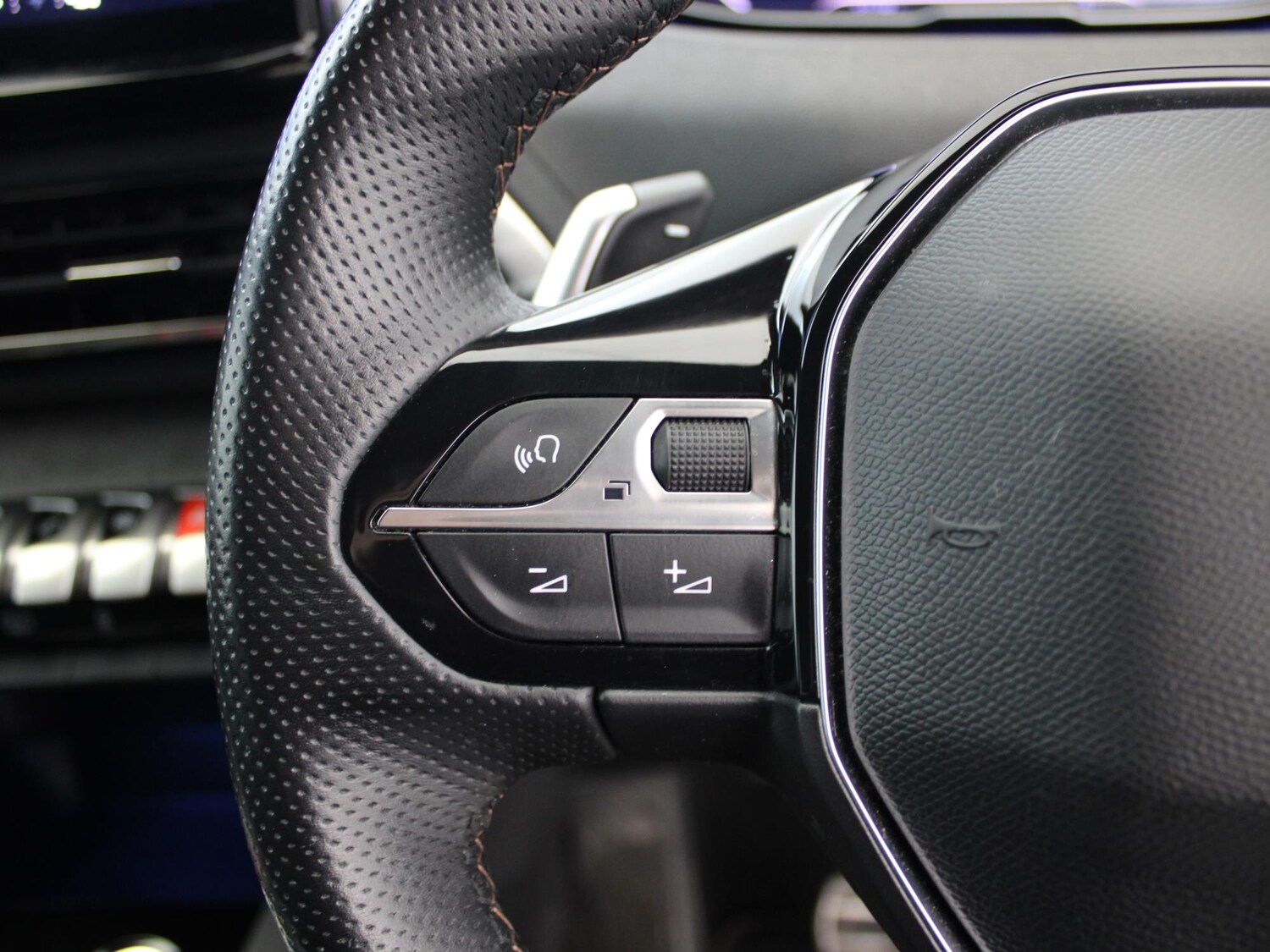 Used Peugeot 5008 2023 for sale - 77240065: Photo 28