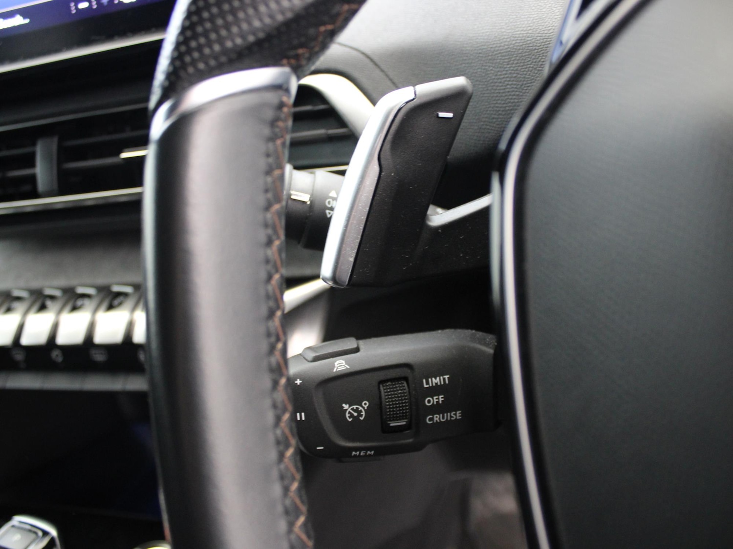 Used Peugeot 5008 2023 for sale - 77240065: Photo 30