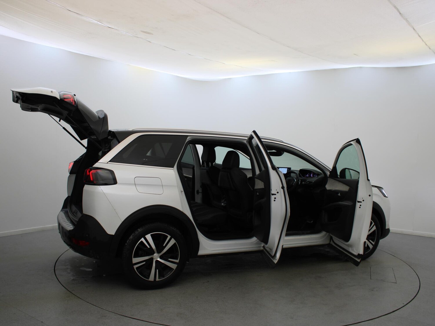 Used Peugeot 5008 2023 for sale - 77240065: Photo 37