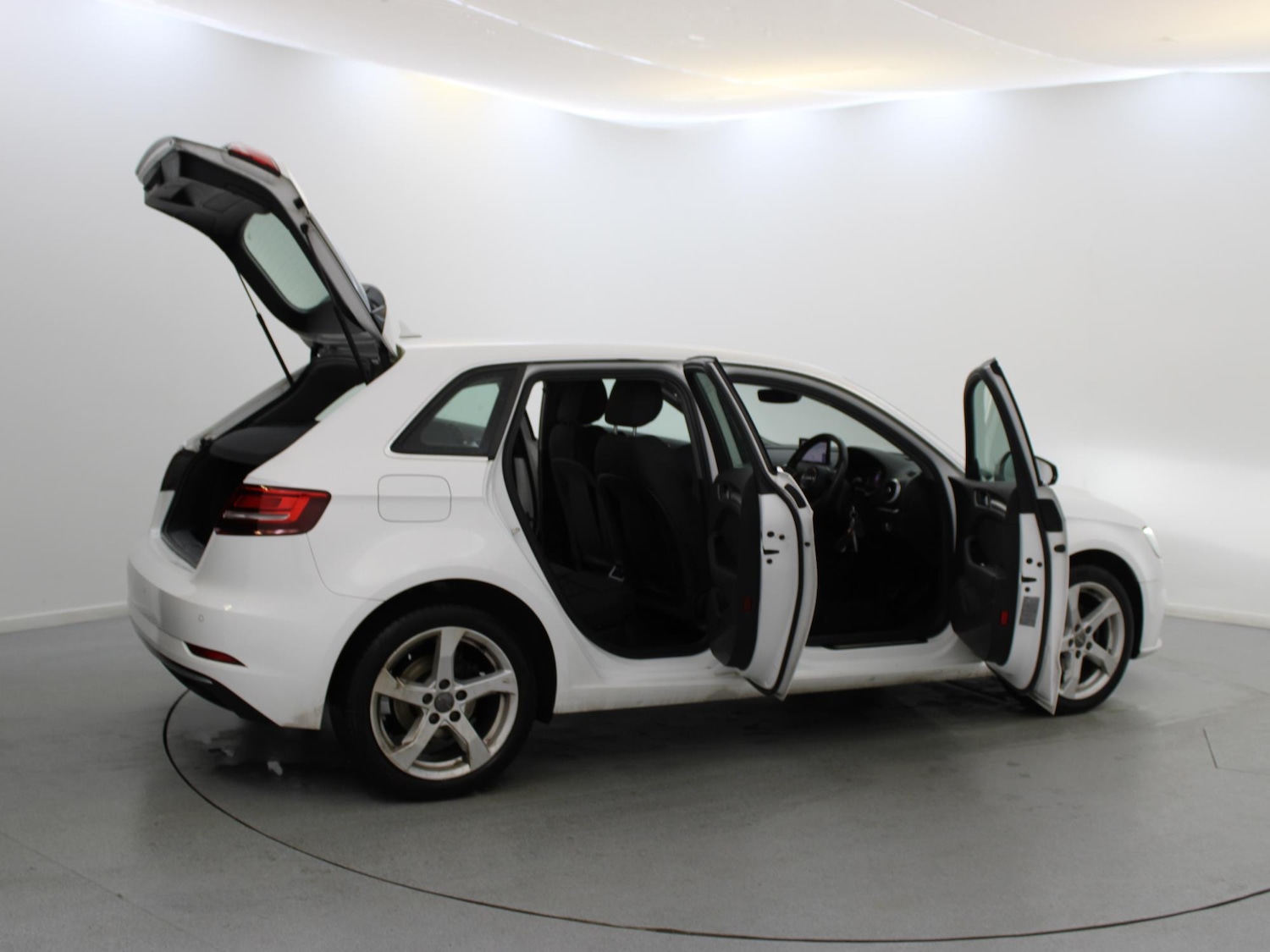 Used Audi A3 2017 for sale - 77044362: Photo 32