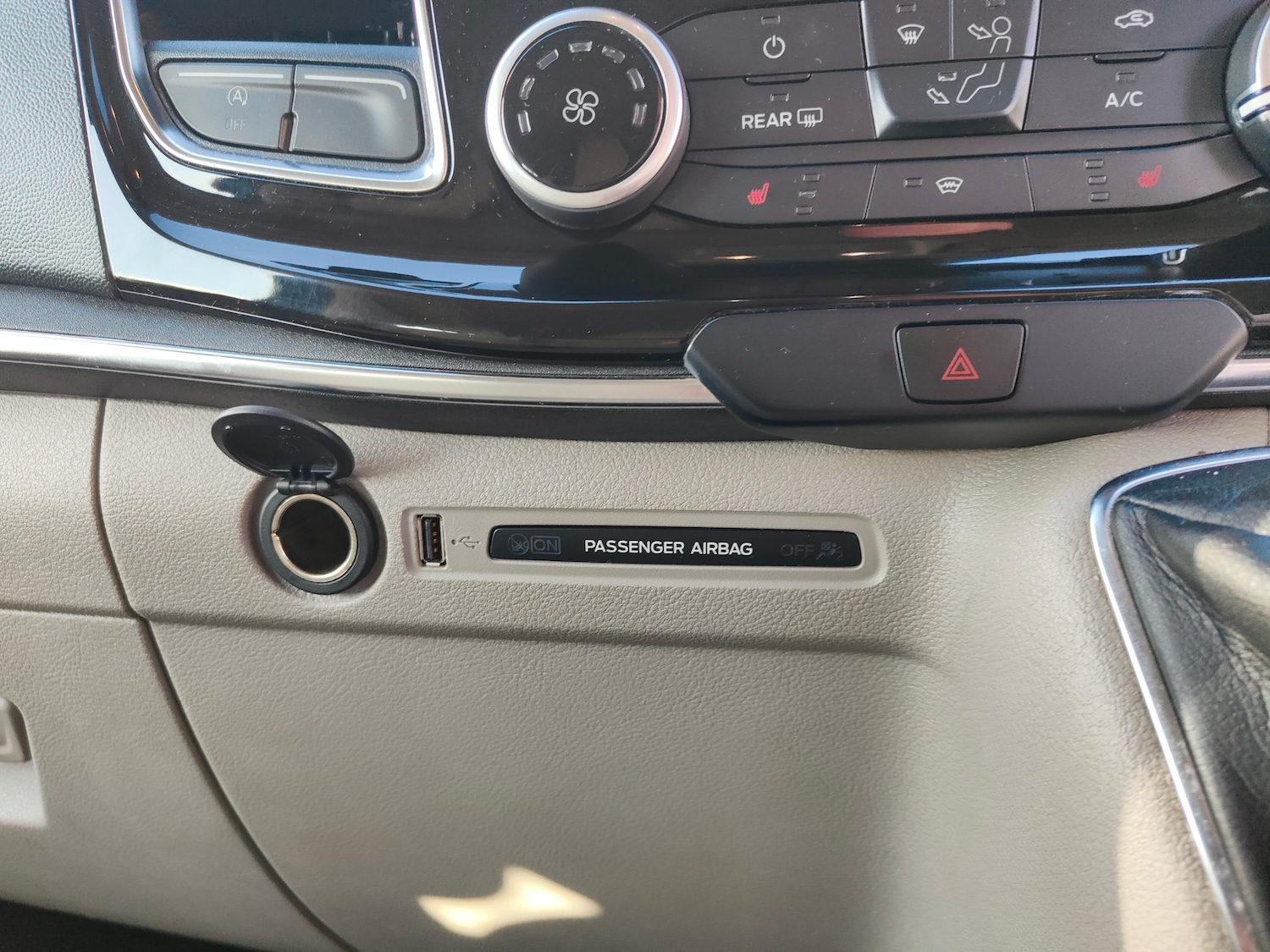 Used Ford Tourneo Custom 2022 for sale - 76588058: Photo 14