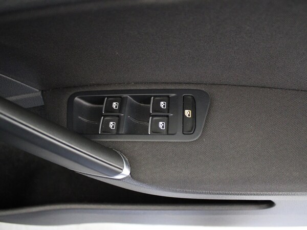 Used Volkswagen Golf 2016 for sale - 76077429: Photo 36