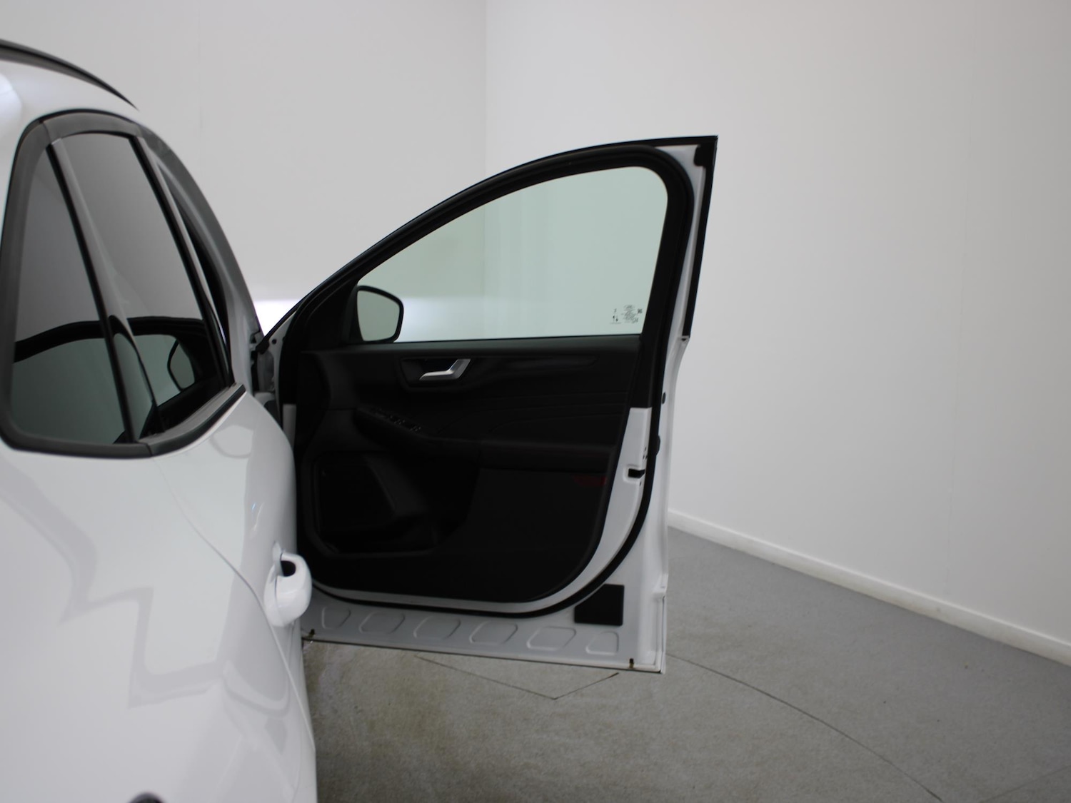 Used Ford Kuga 2024 for sale - 77878944: Photo 33