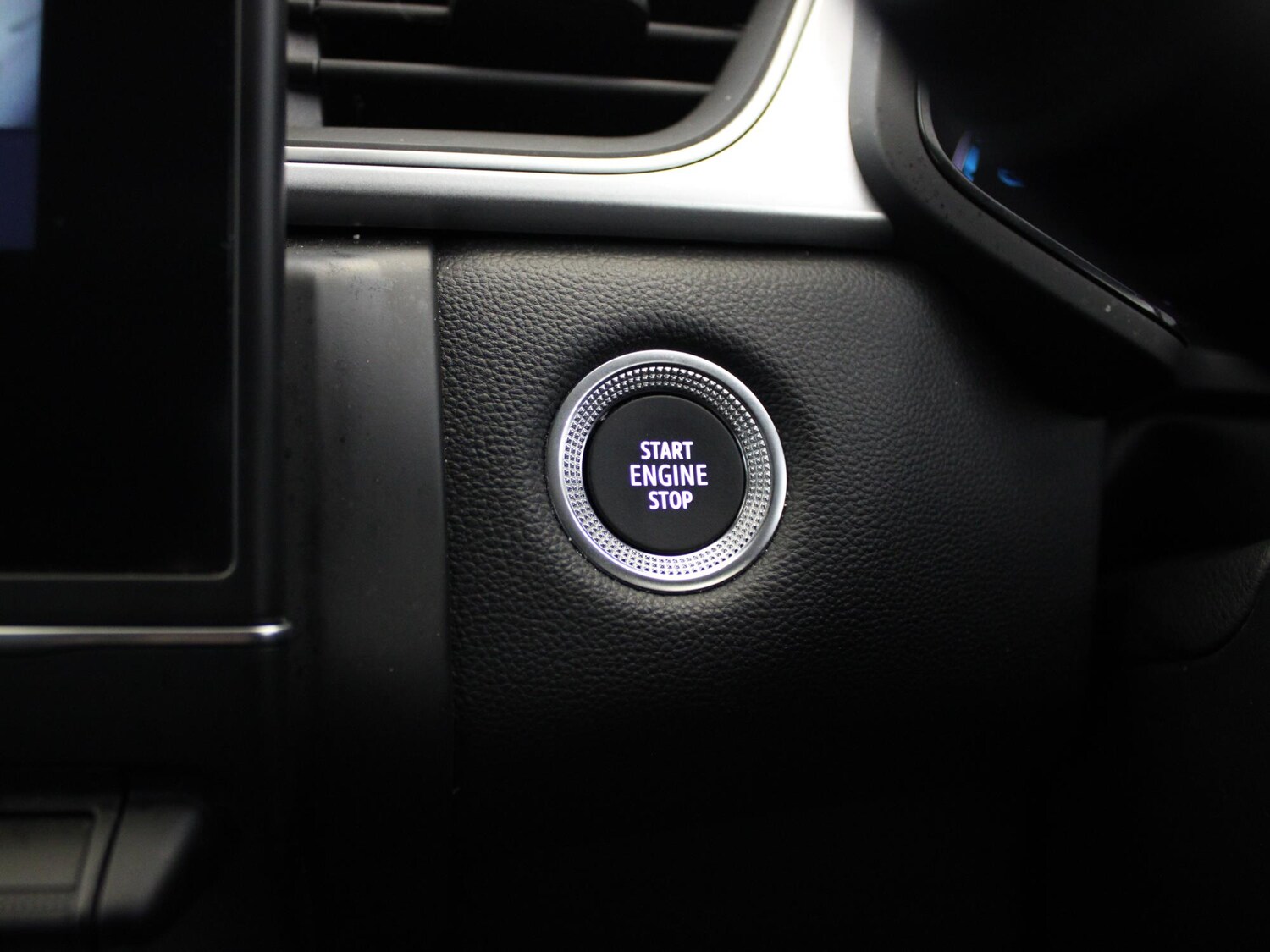 Used Renault Captur 2023 for sale - 76311175: Photo 16