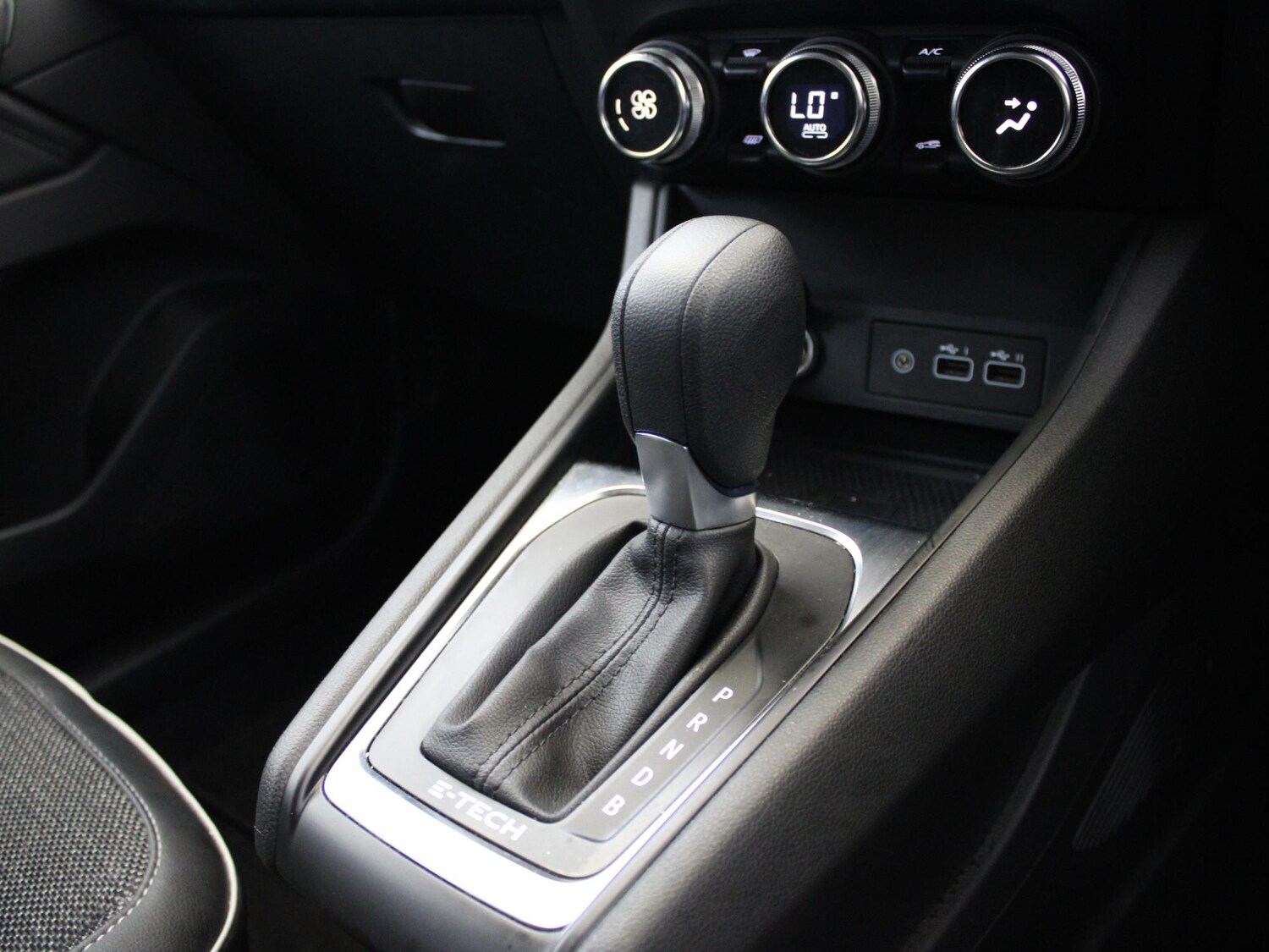 Used Renault Captur 2023 for sale - 76311175: Photo 30