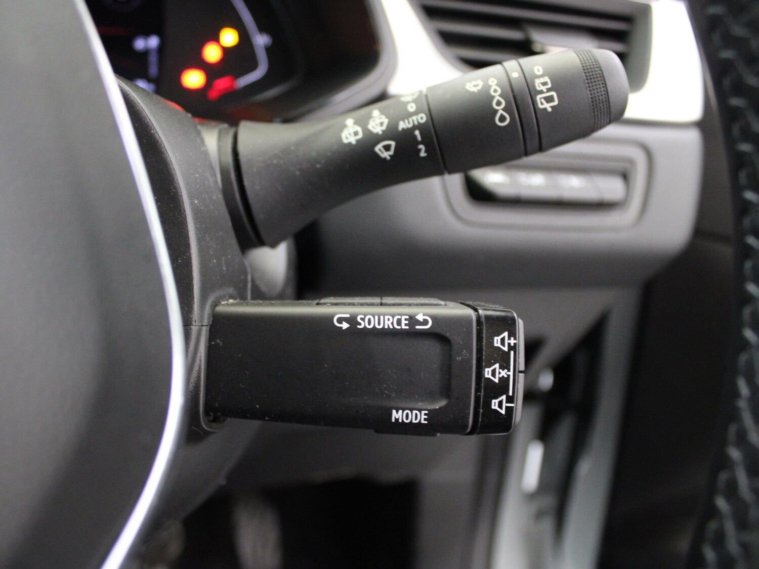 Used Renault Captur 2023 for sale - 76311175: Photo 33