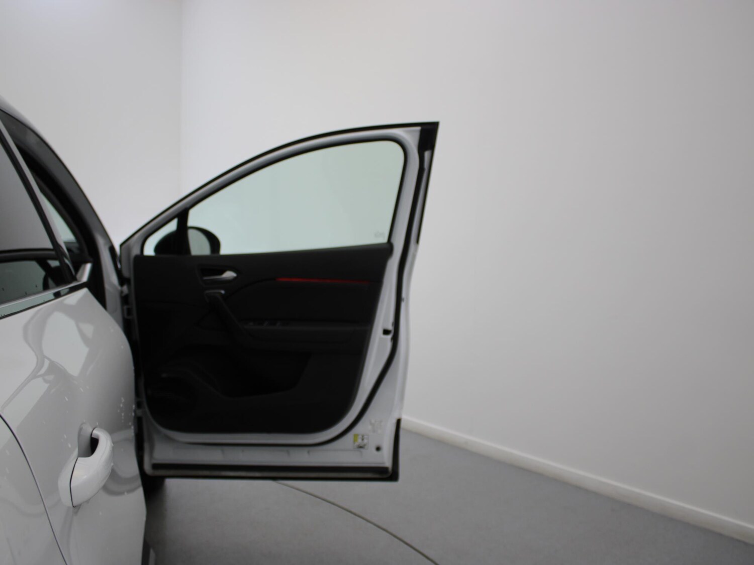 Used Renault Captur 2023 for sale - 76311175: Photo 35