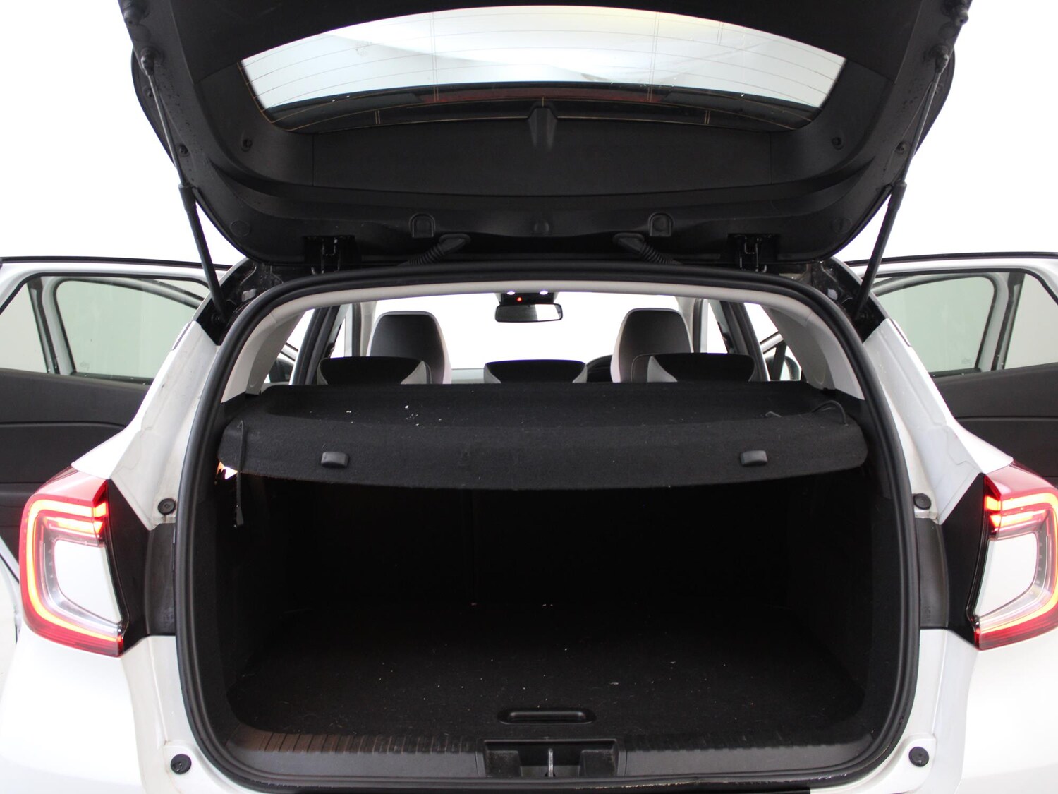 Used Renault Captur 2023 for sale - 76311175: Photo 37