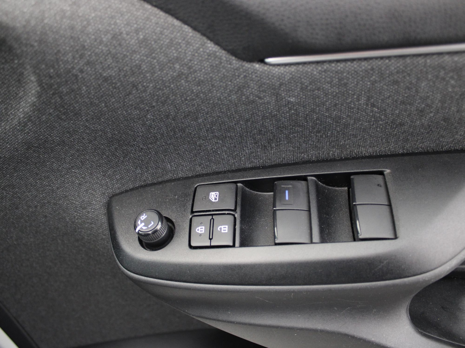 Used Toyota Yaris 2022 for sale - 76692369: Photo 33